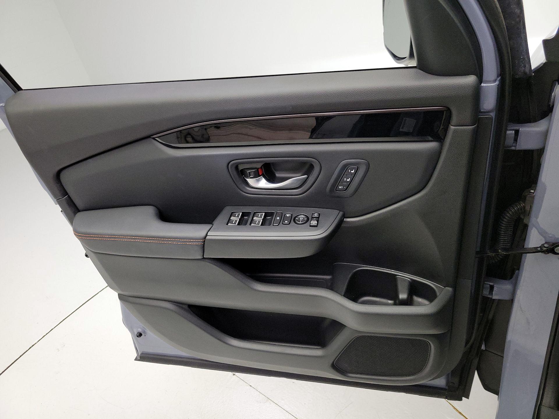Thumbnail: 2025 Honda Pilot - 12