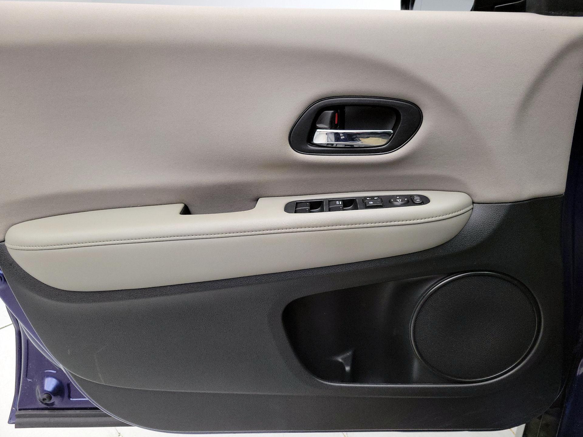 Thumbnail: 2016 Honda HR-V - 12