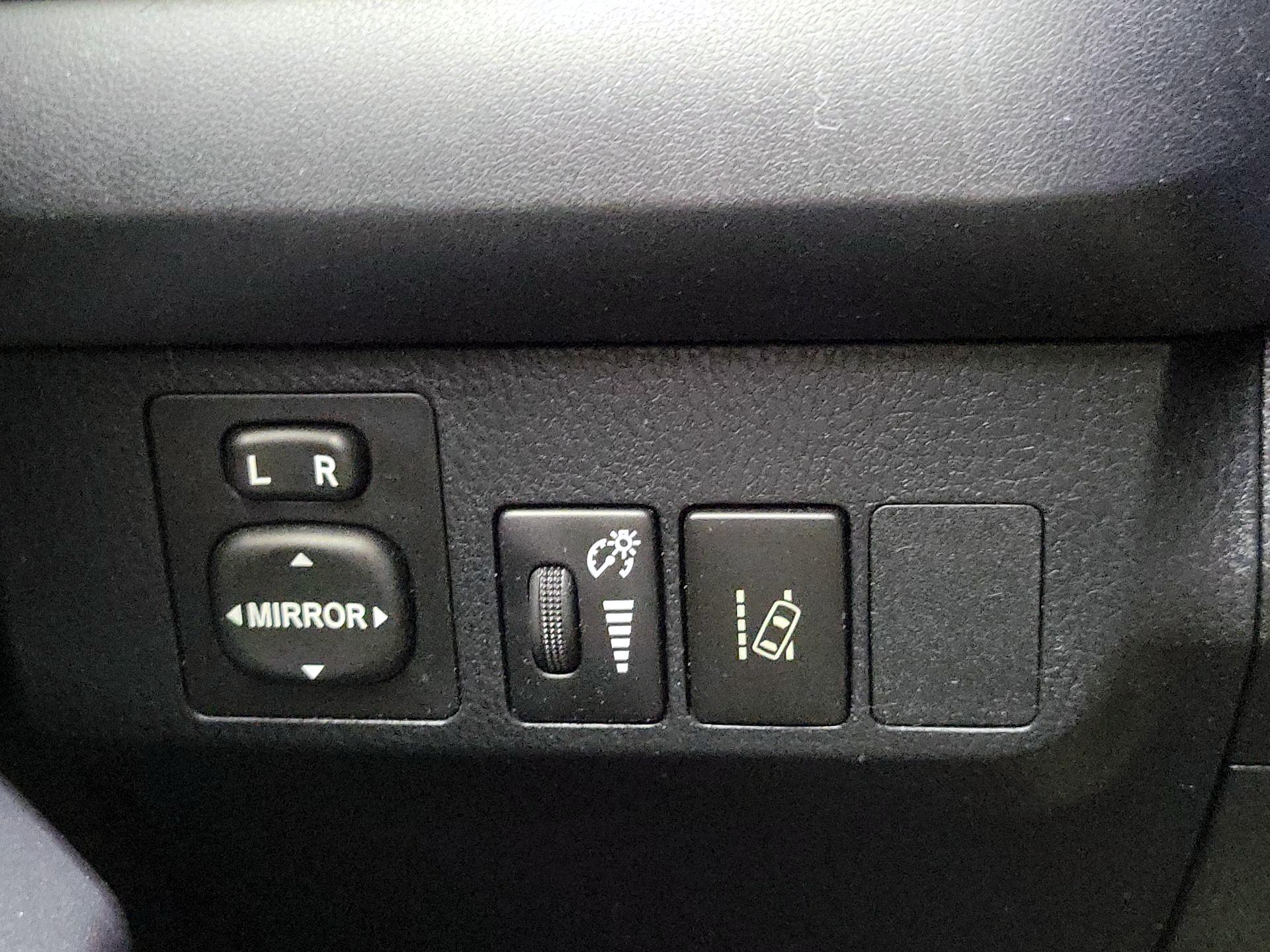 Thumbnail: 2017 Toyota RAV4 - 13