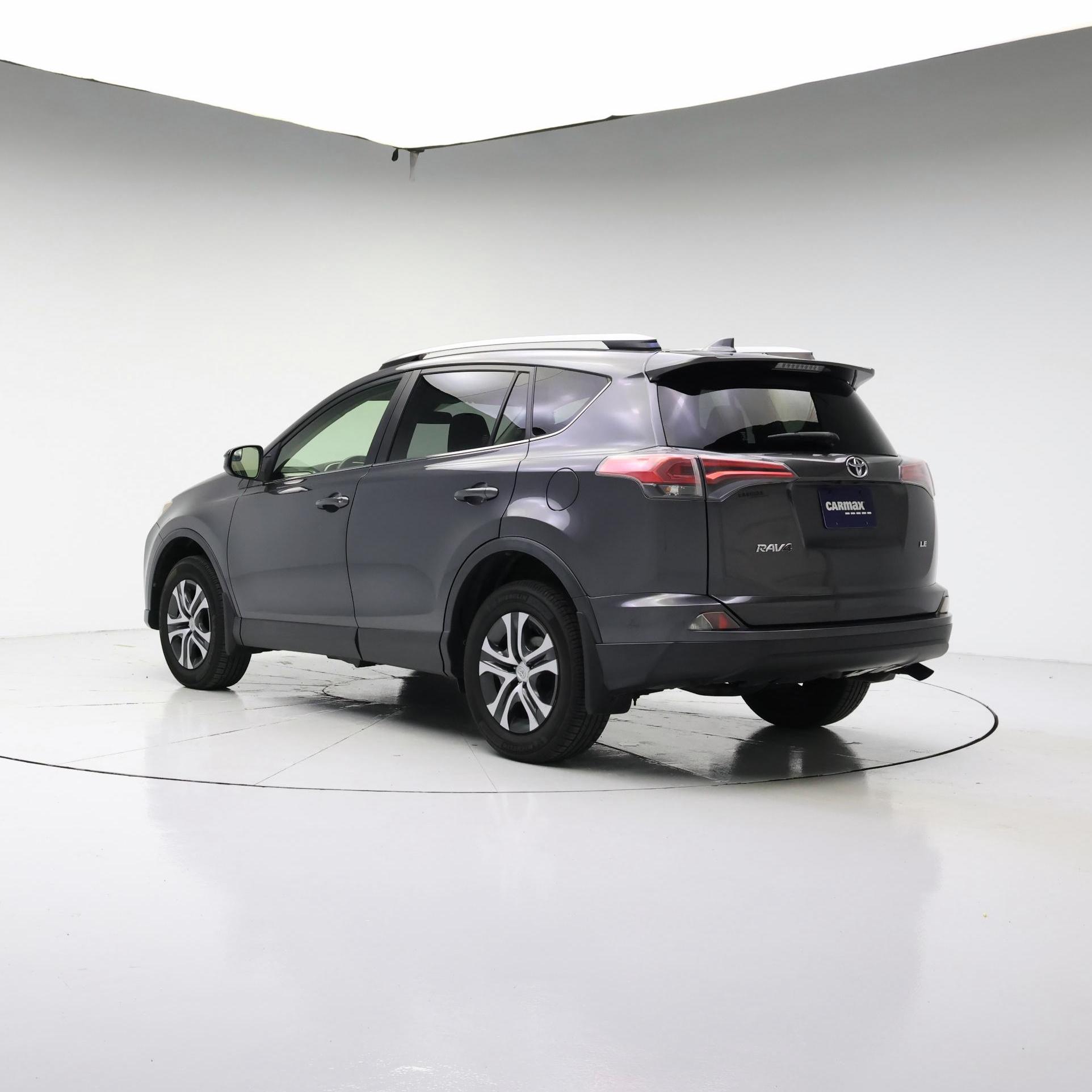 Thumbnail: 2017 Toyota RAV4 - 2