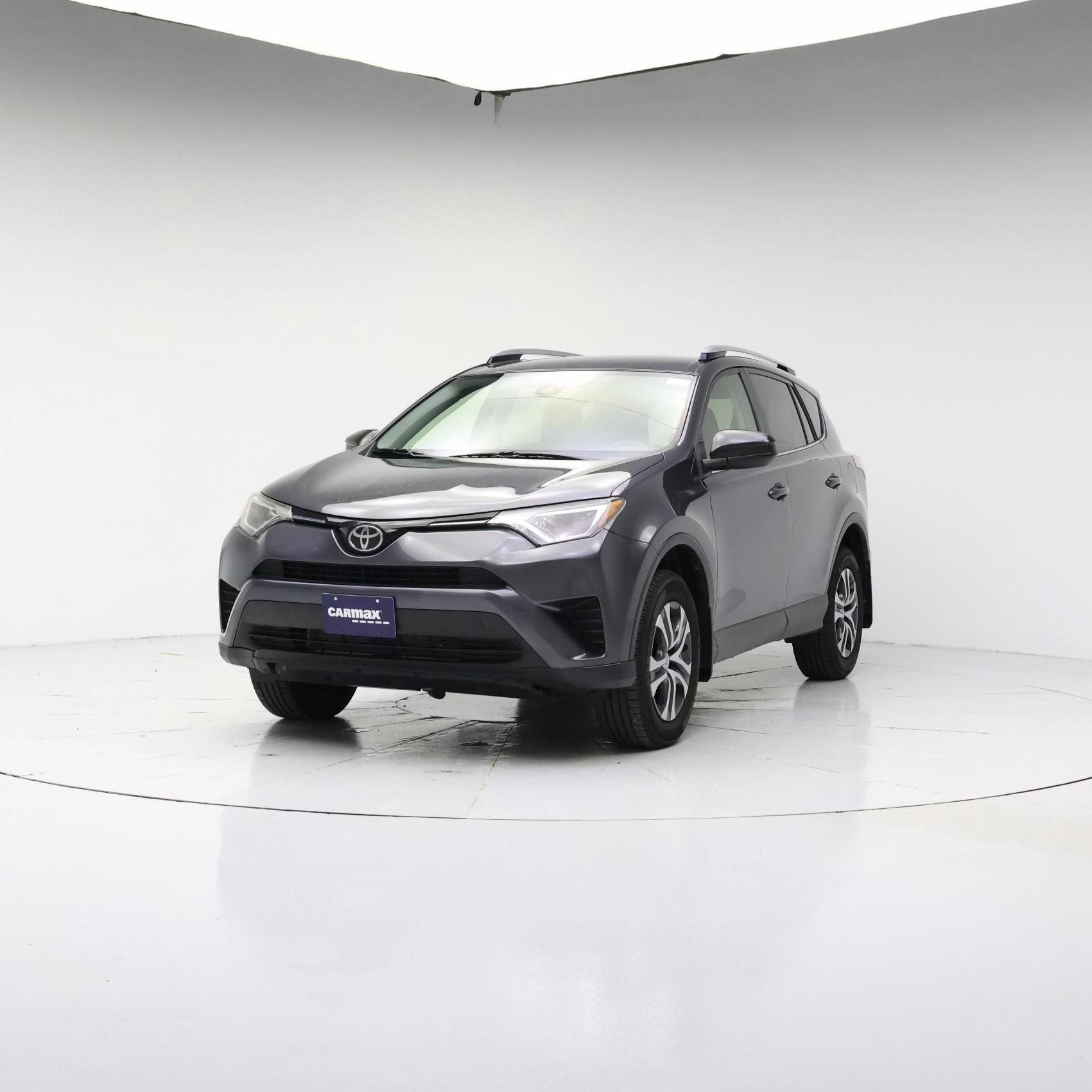 Thumbnail: 2017 Toyota RAV4 - 4