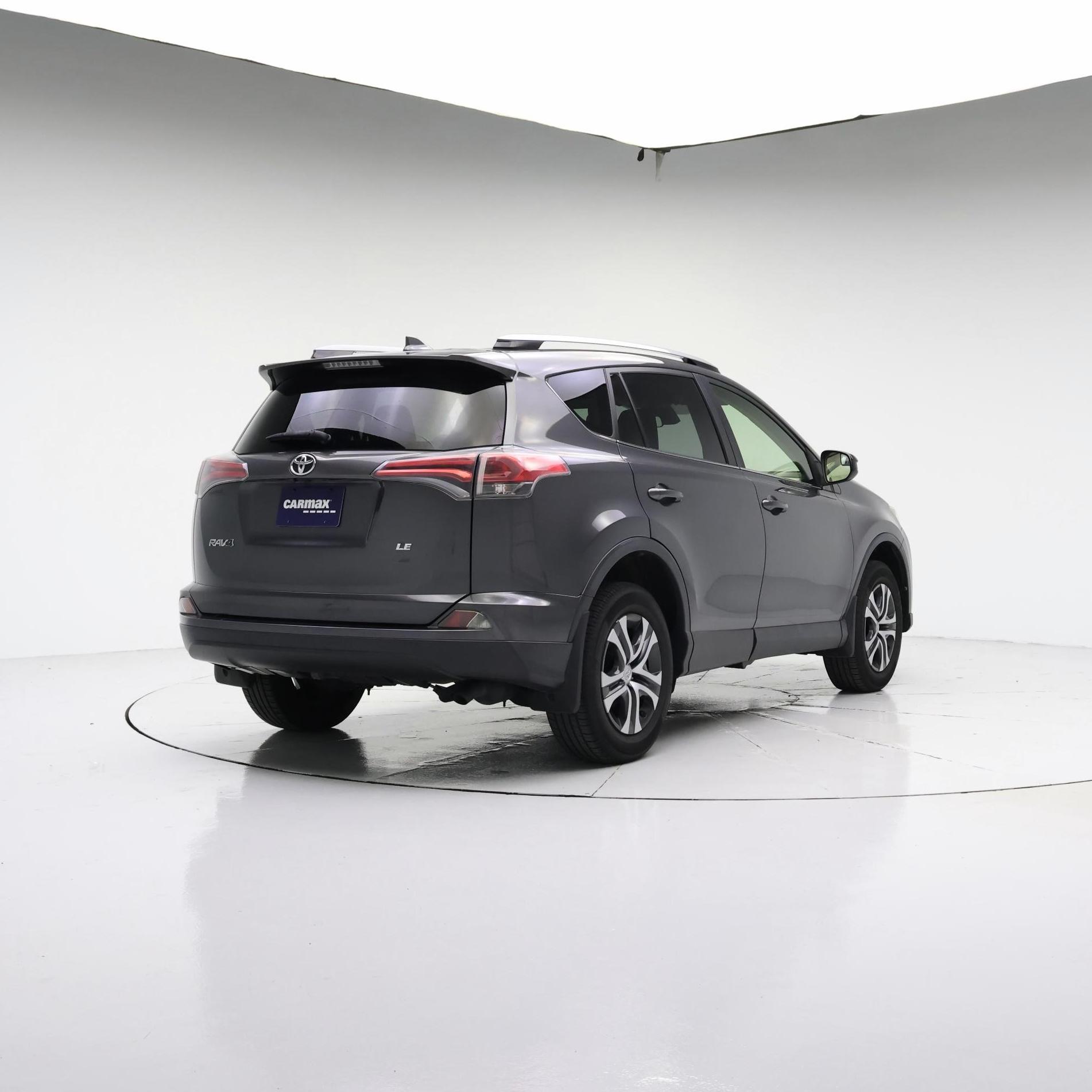 Thumbnail: 2017 Toyota RAV4 - 8