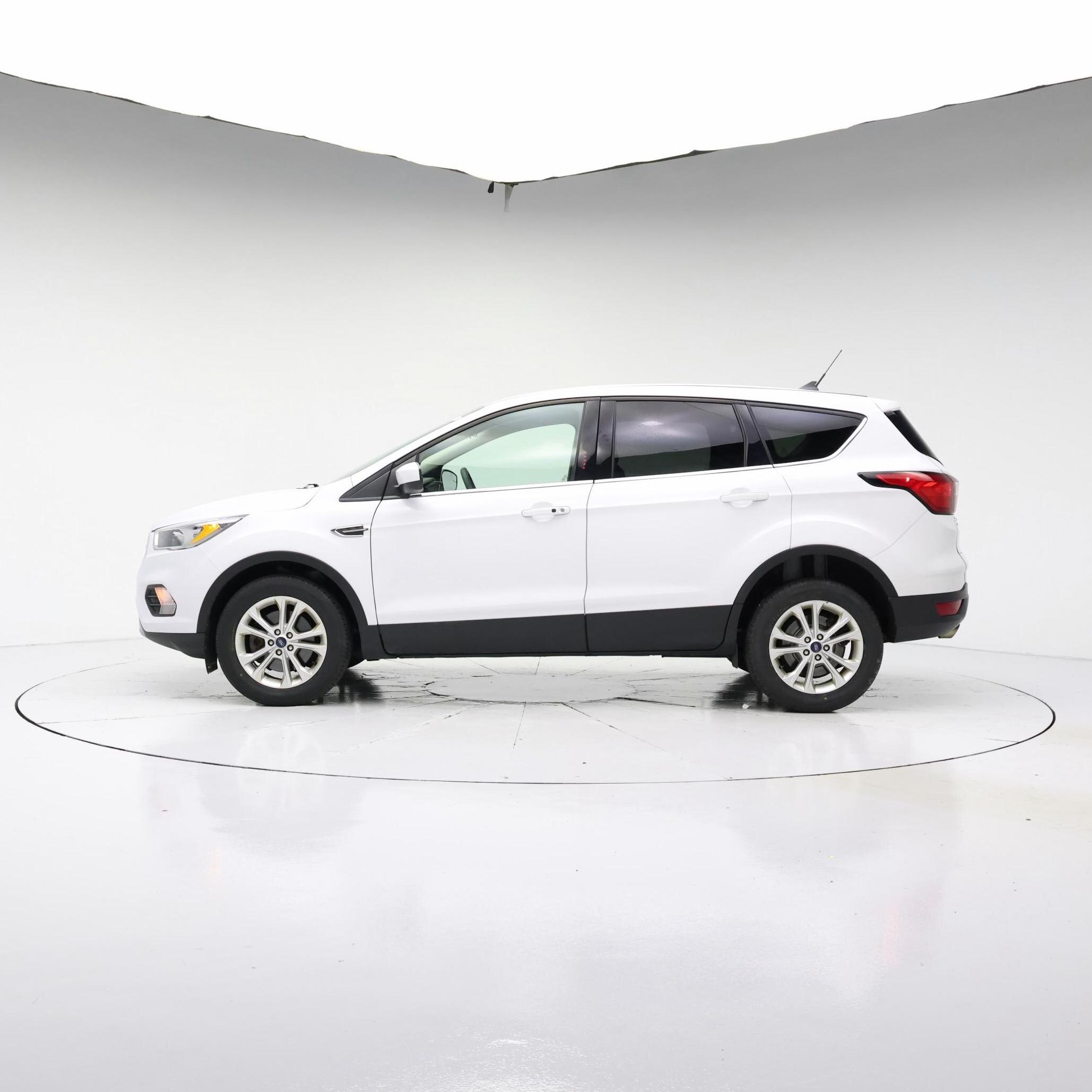 Thumbnail: 2019 Ford Escape - 3