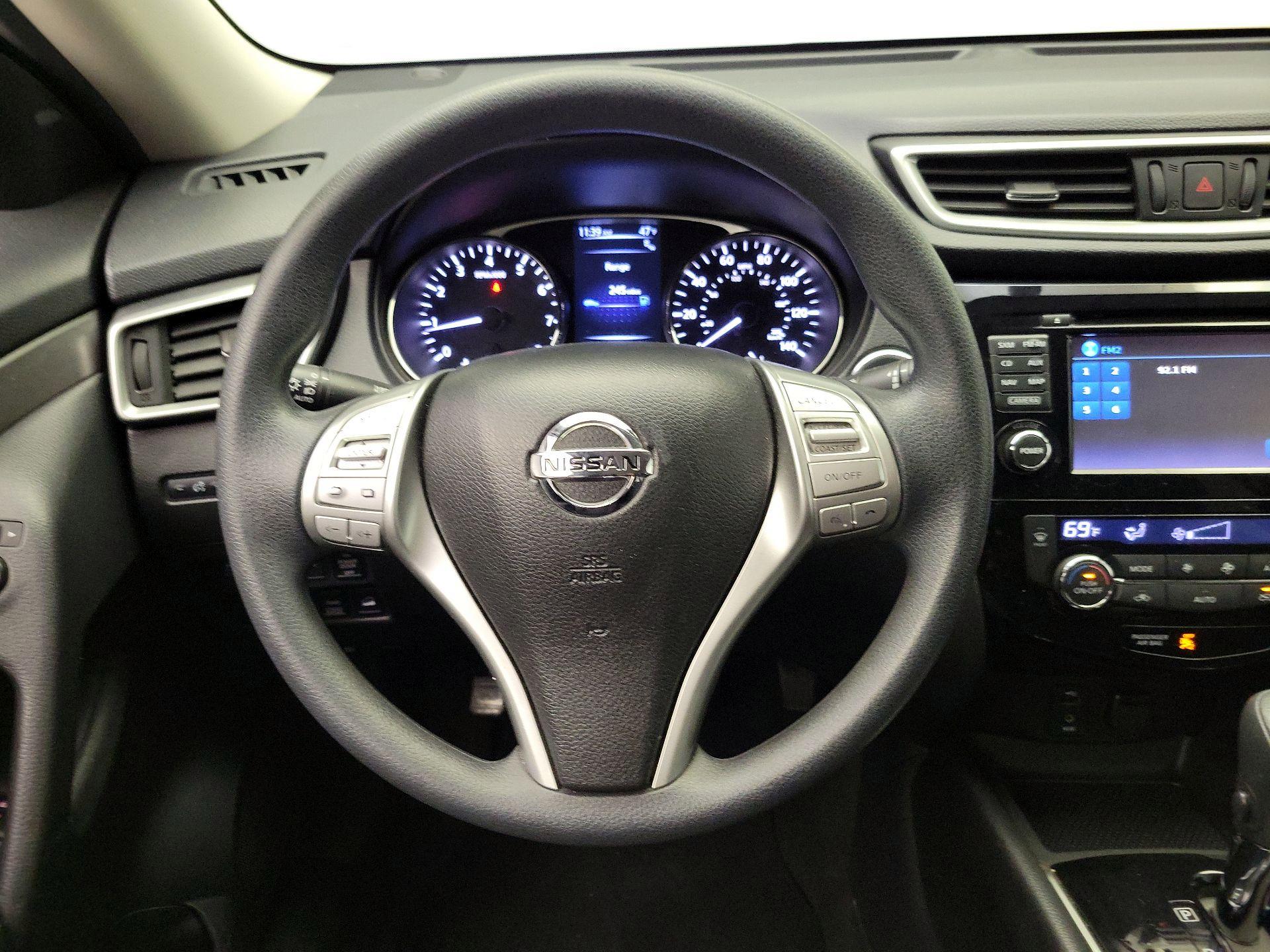 Thumbnail: 2015 Nissan Rogue - 10