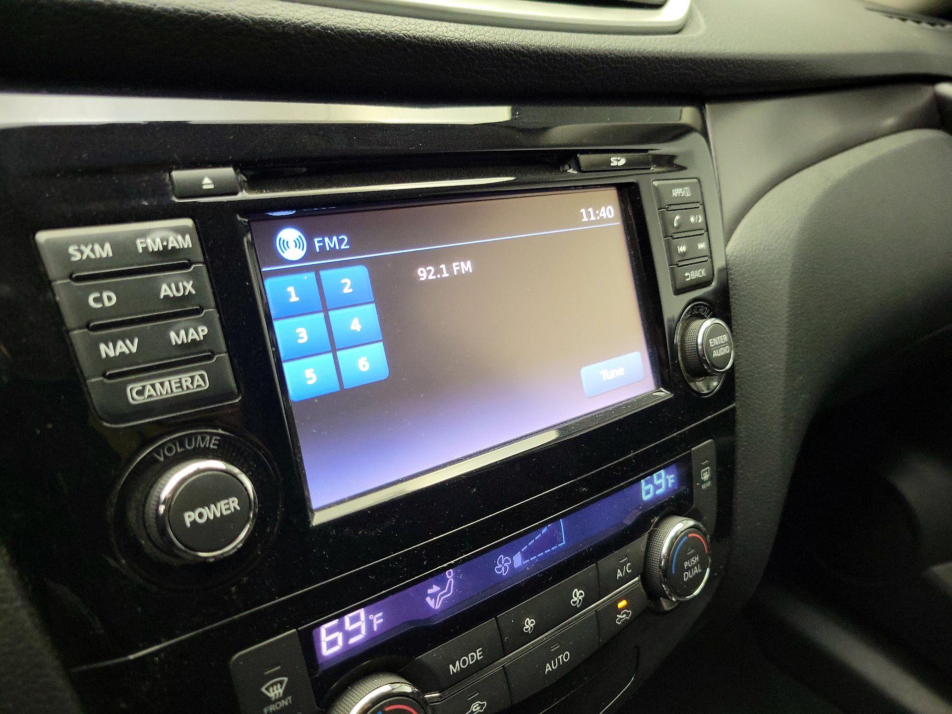 Thumbnail: 2015 Nissan Rogue - 15