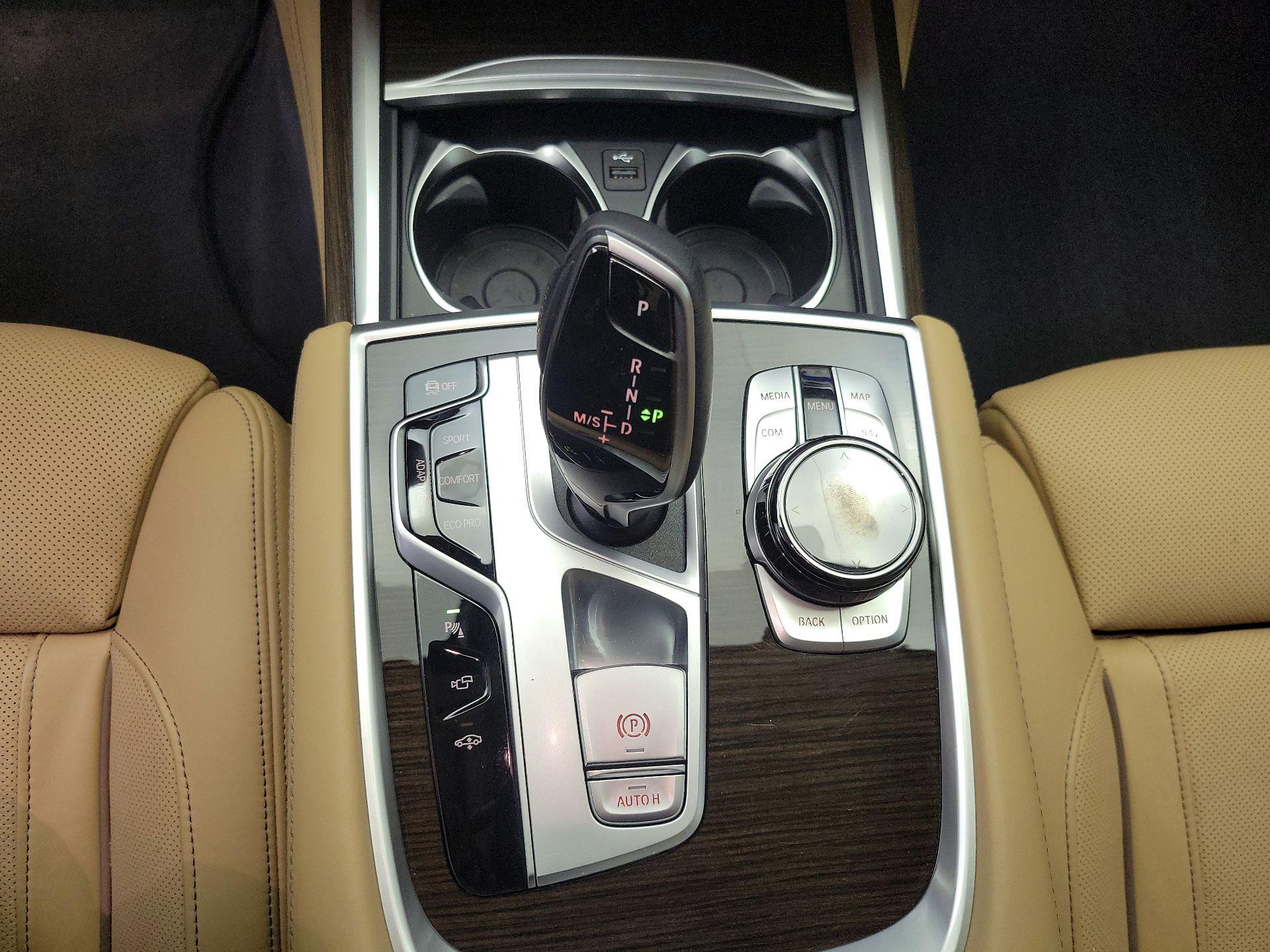 Thumbnail: 2021 BMW 7 Series - 18