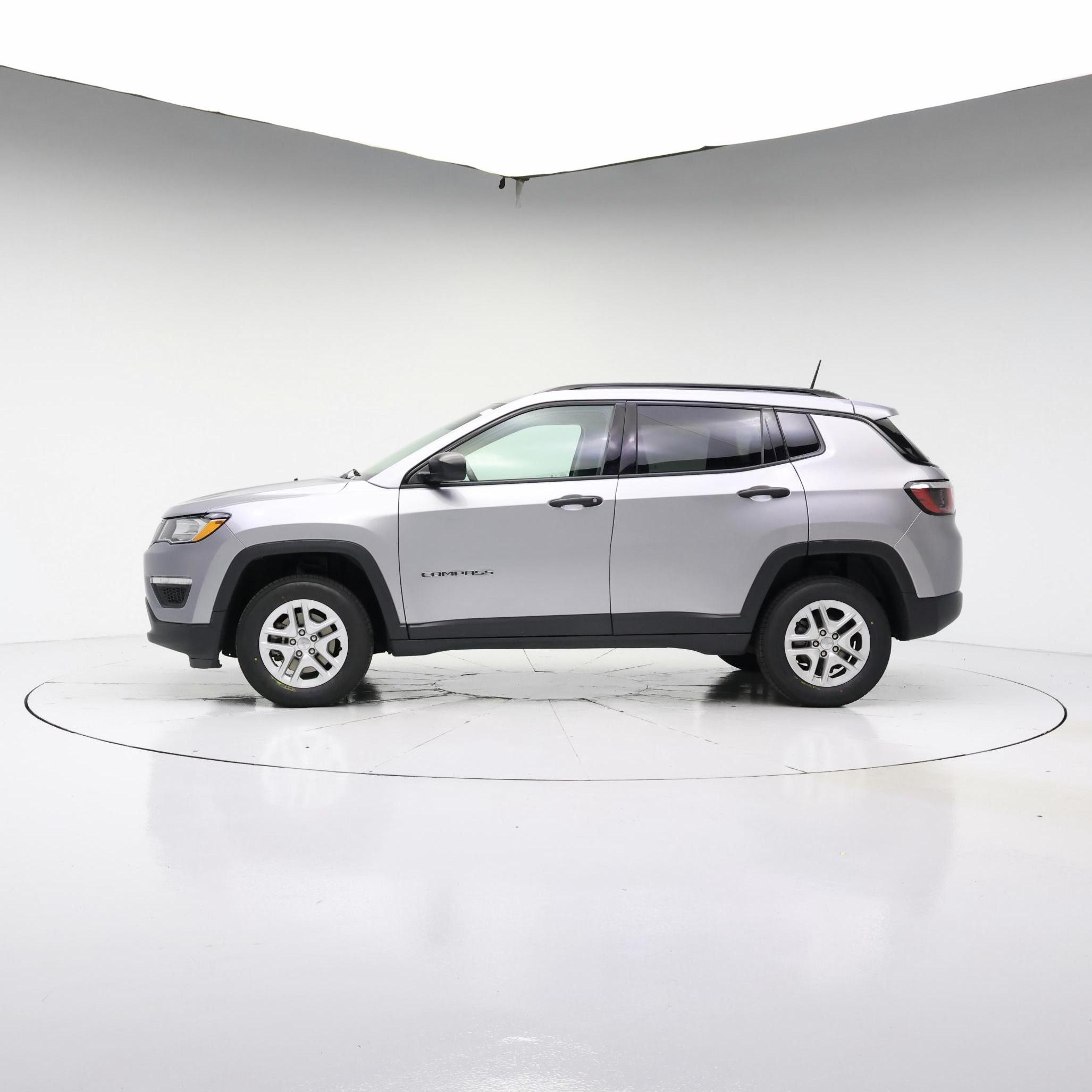 Thumbnail: 2018 Jeep Compass - 3
