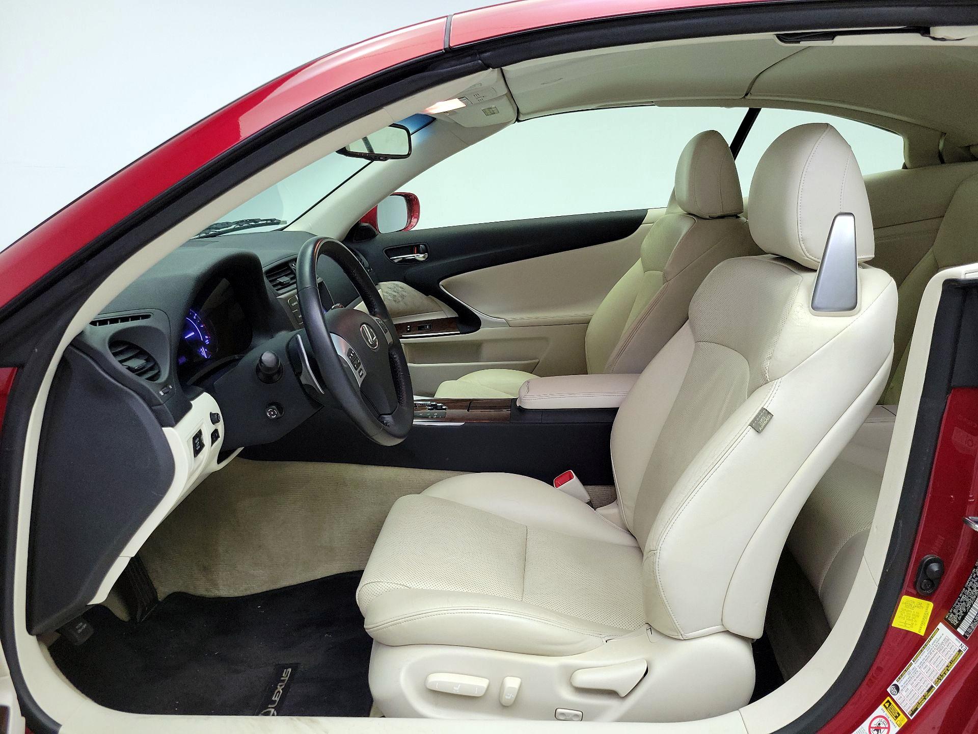 Thumbnail: 2015 Lexus IS - 11