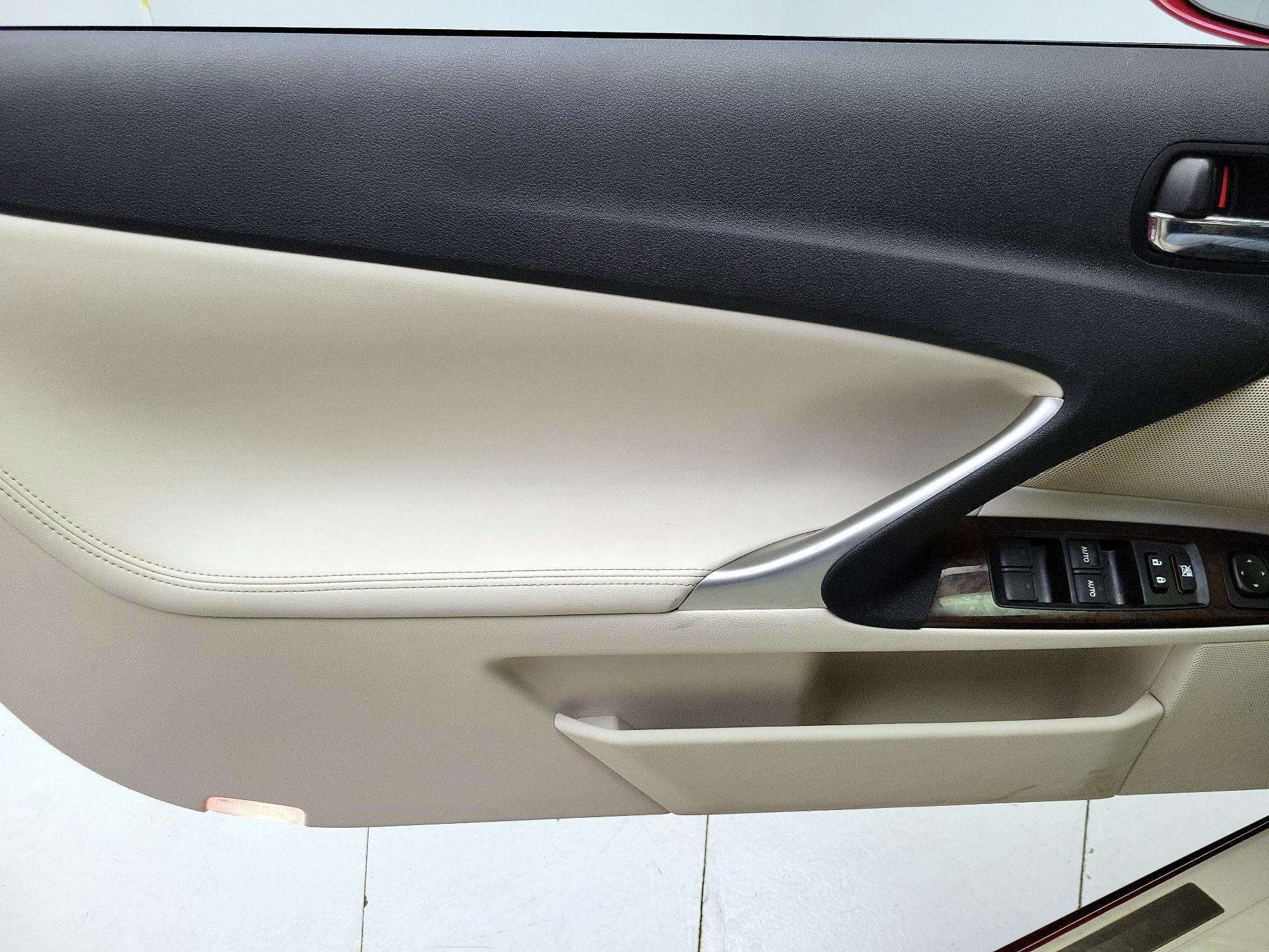 Thumbnail: 2015 Lexus IS - 12
