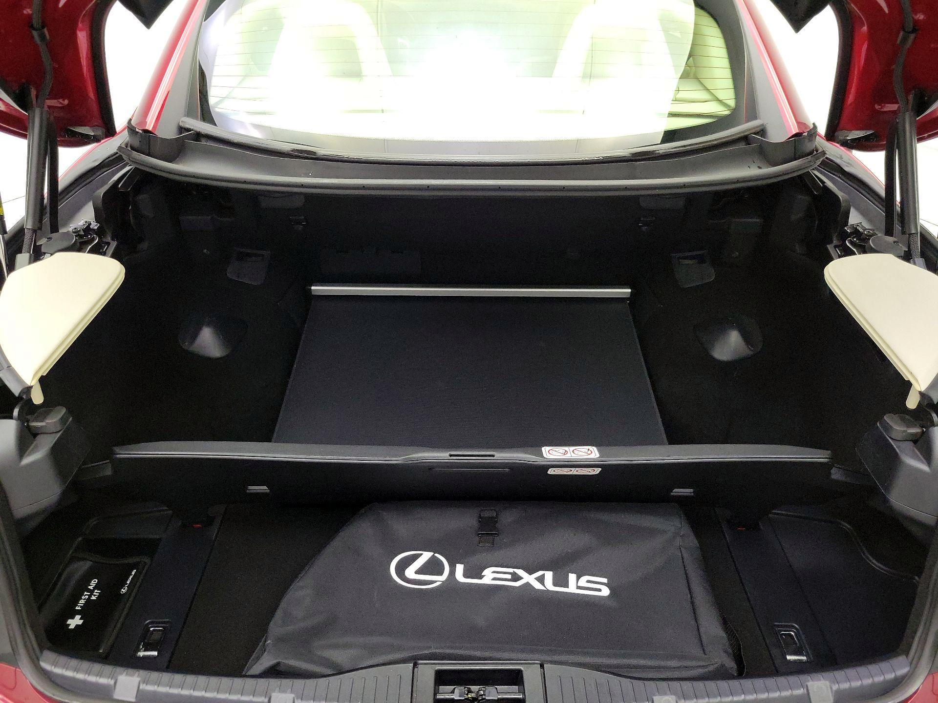 Thumbnail: 2015 Lexus IS - 19