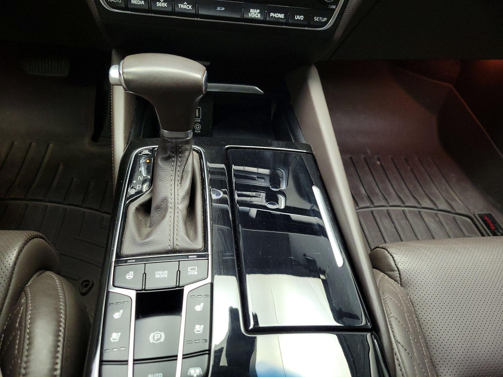 Thumbnail: 2017 Kia Cadenza - 18