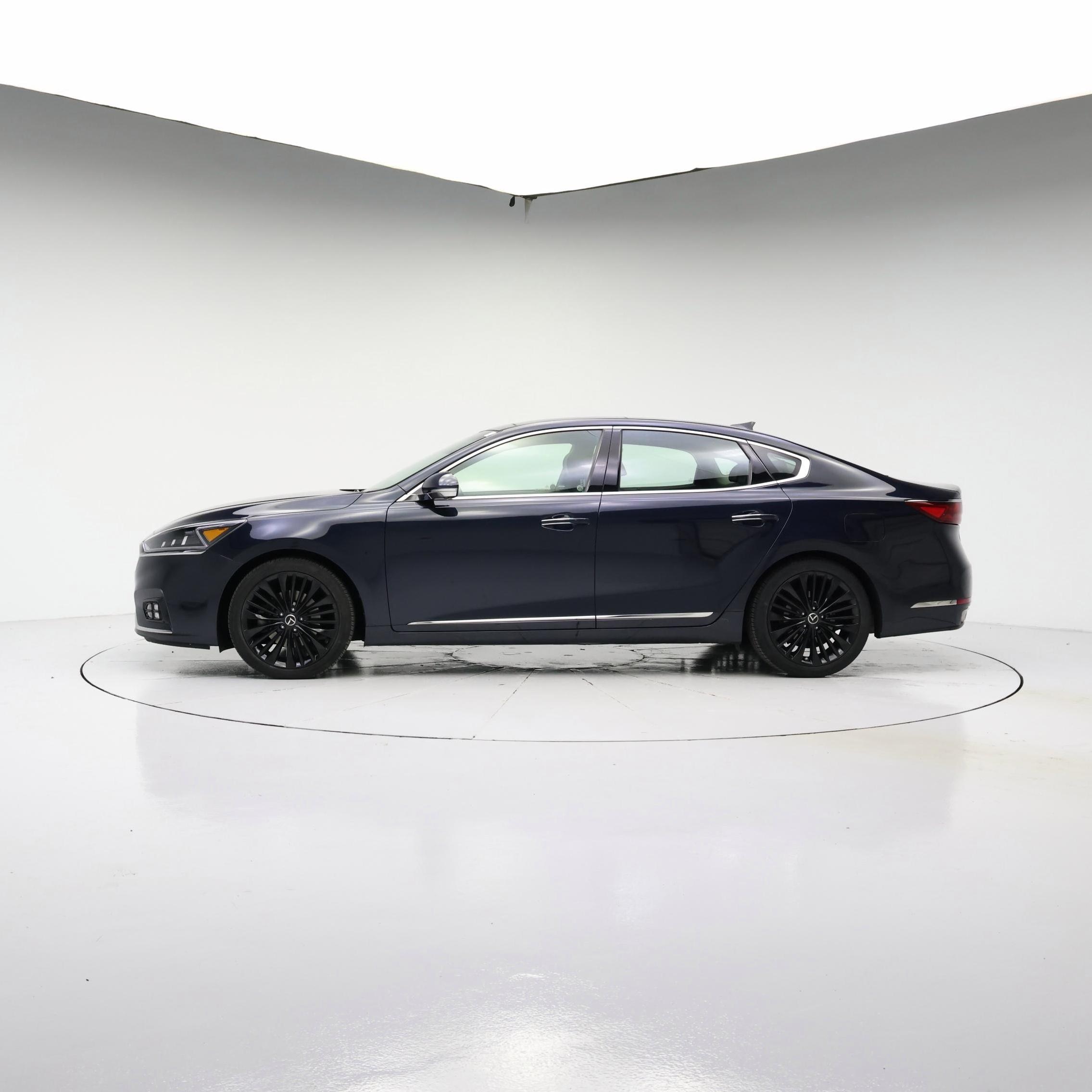 Thumbnail: 2017 Kia Cadenza - 3
