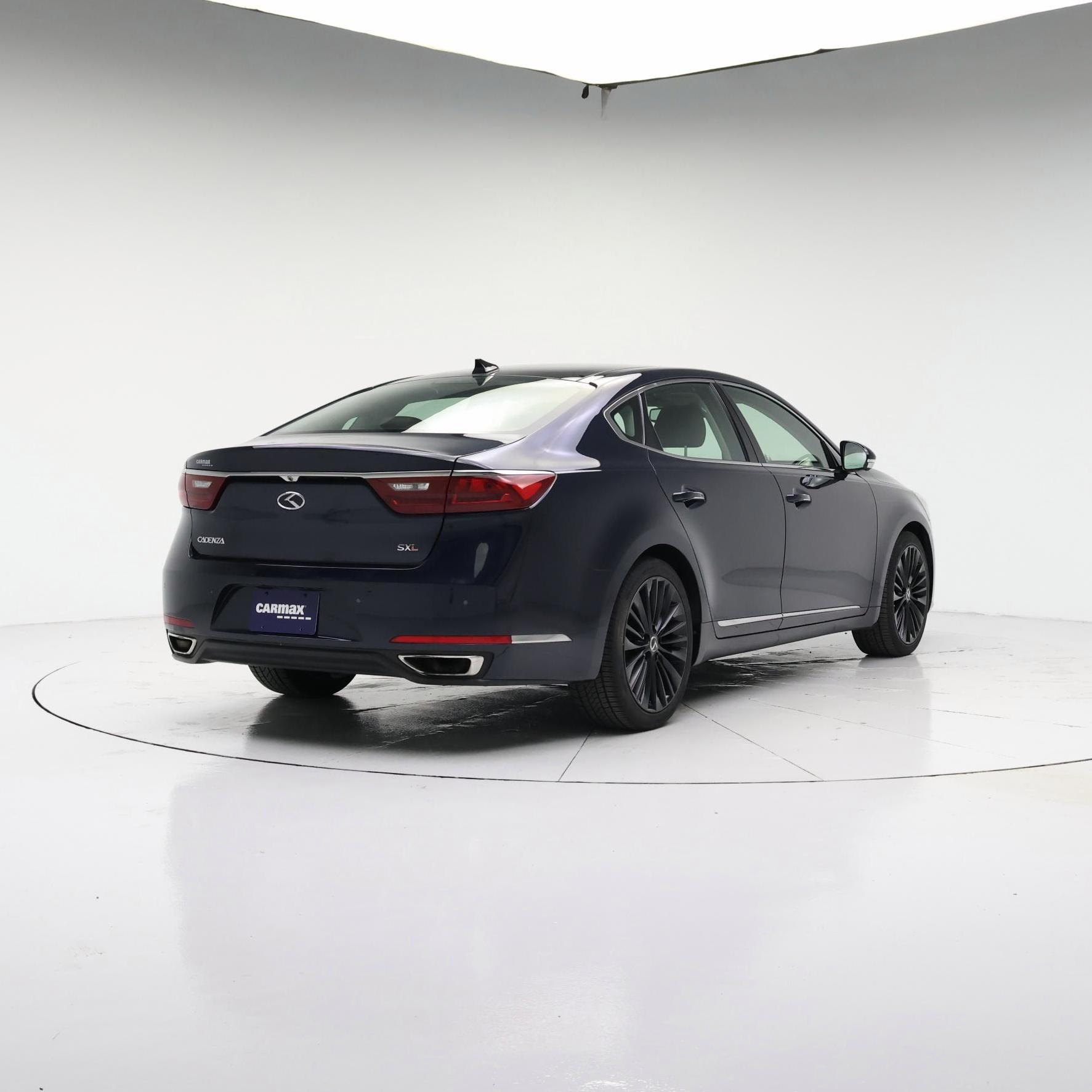 Thumbnail: 2017 Kia Cadenza - 8
