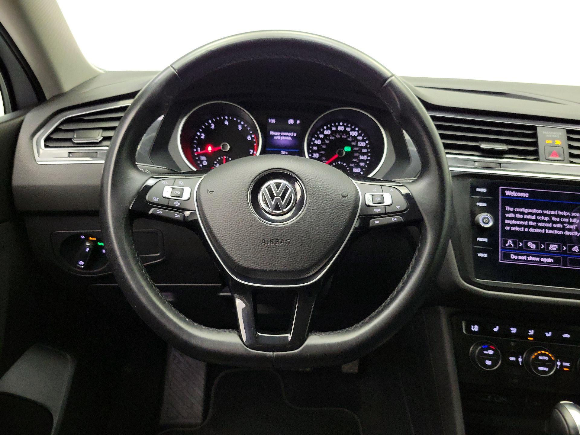Thumbnail: 2019 Volkswagen Tiguan - 10