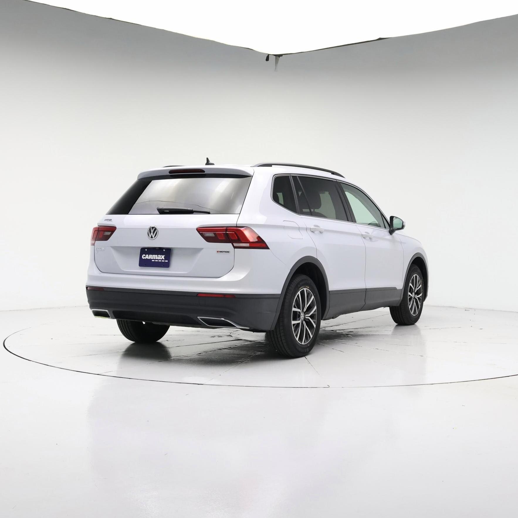 Thumbnail: 2019 Volkswagen Tiguan - 8