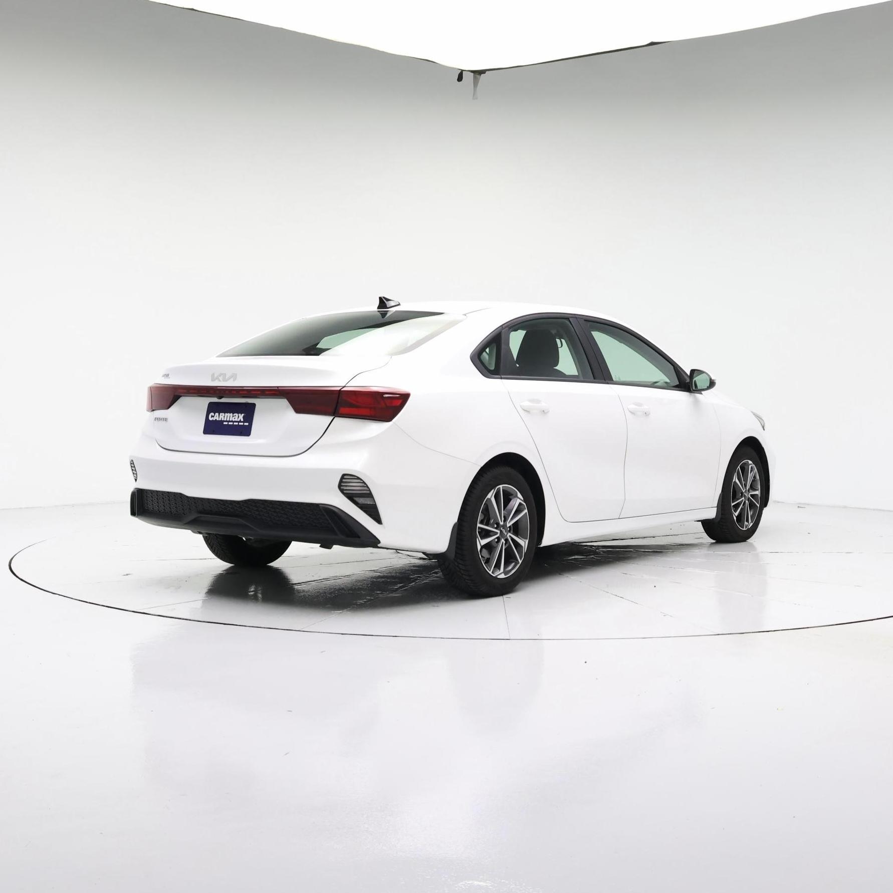 Thumbnail: 2022 Kia Forte - 8