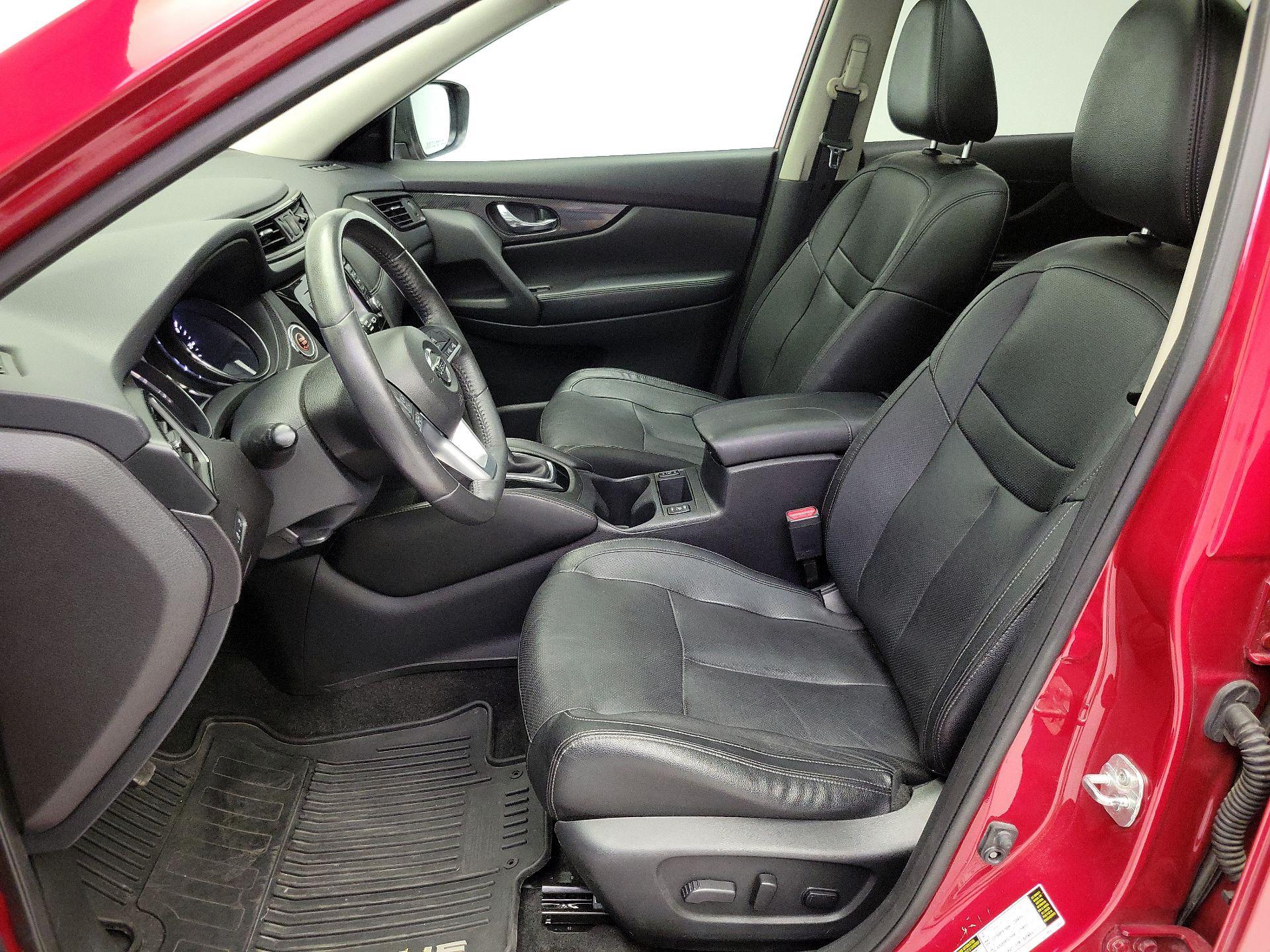 Thumbnail: 2017 Nissan Rogue - 11