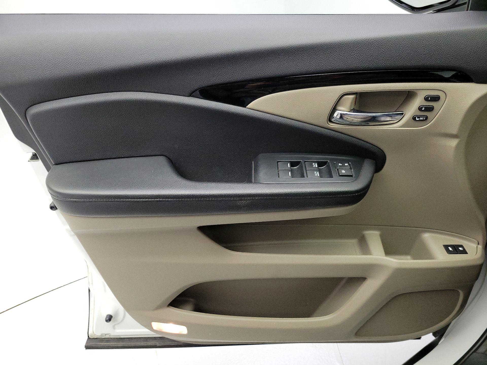 Thumbnail: 2022 Honda Pilot - 10