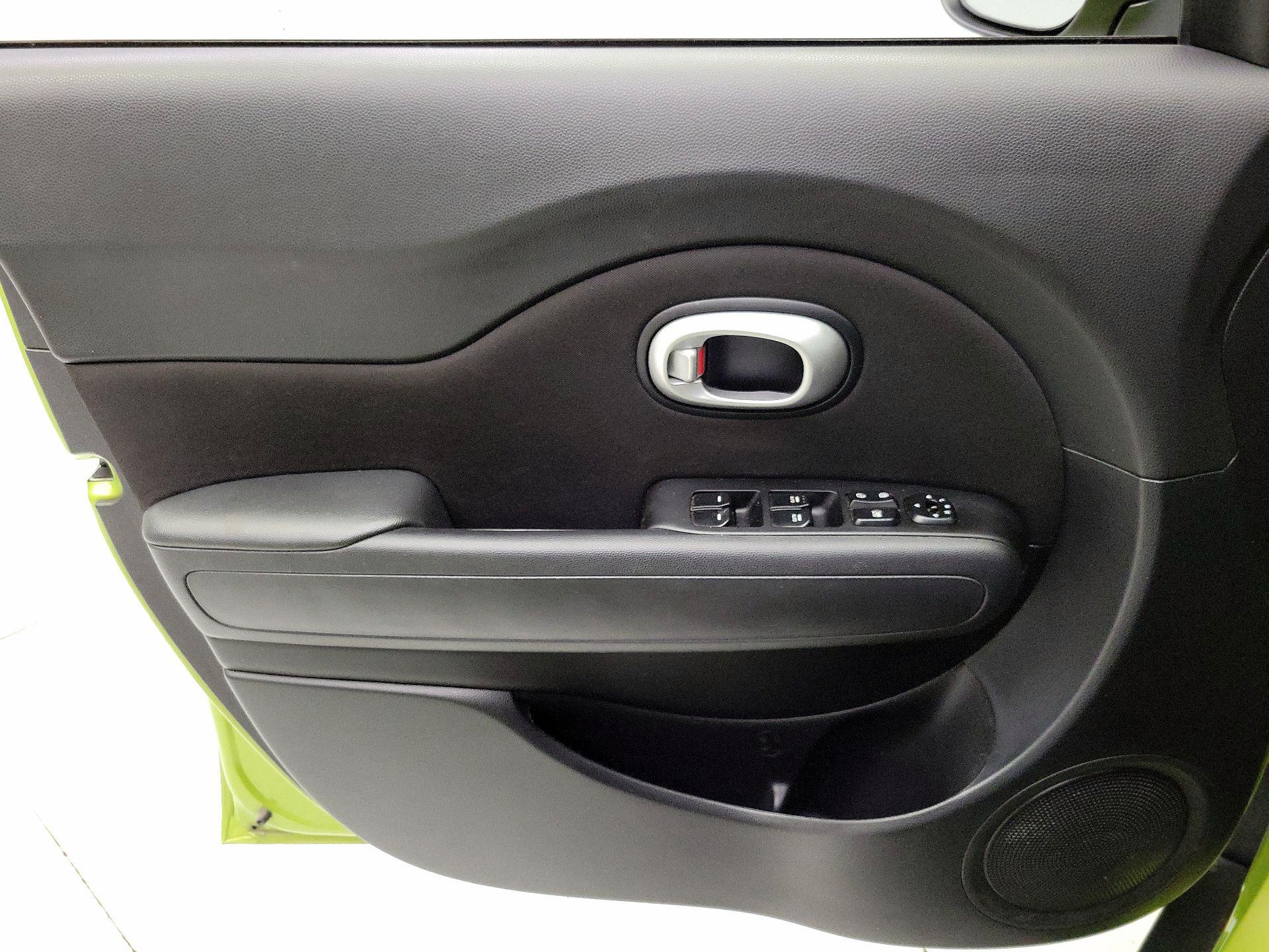 Thumbnail: 2016 Kia Soul - 12