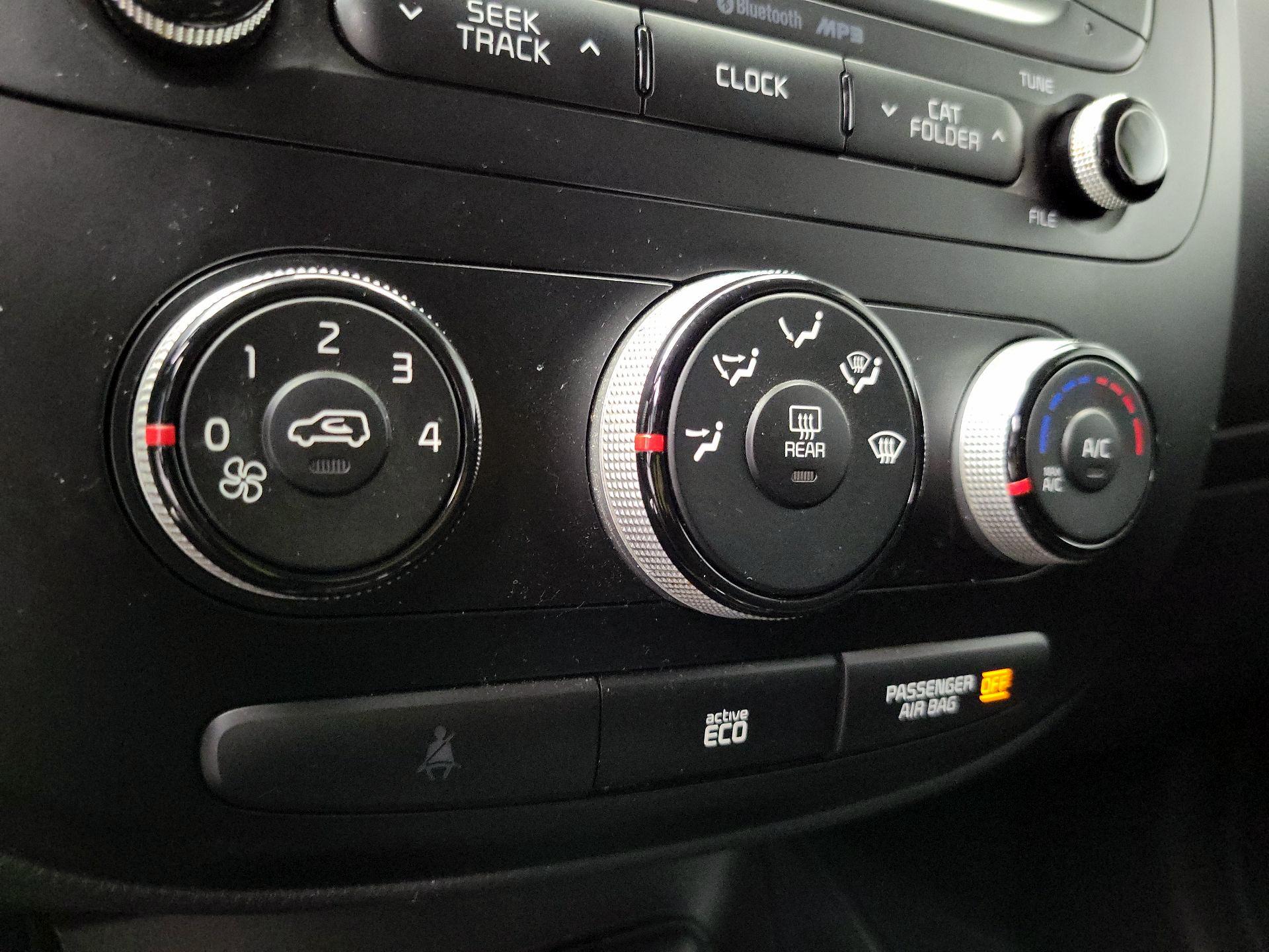 Thumbnail: 2016 Kia Soul - 16