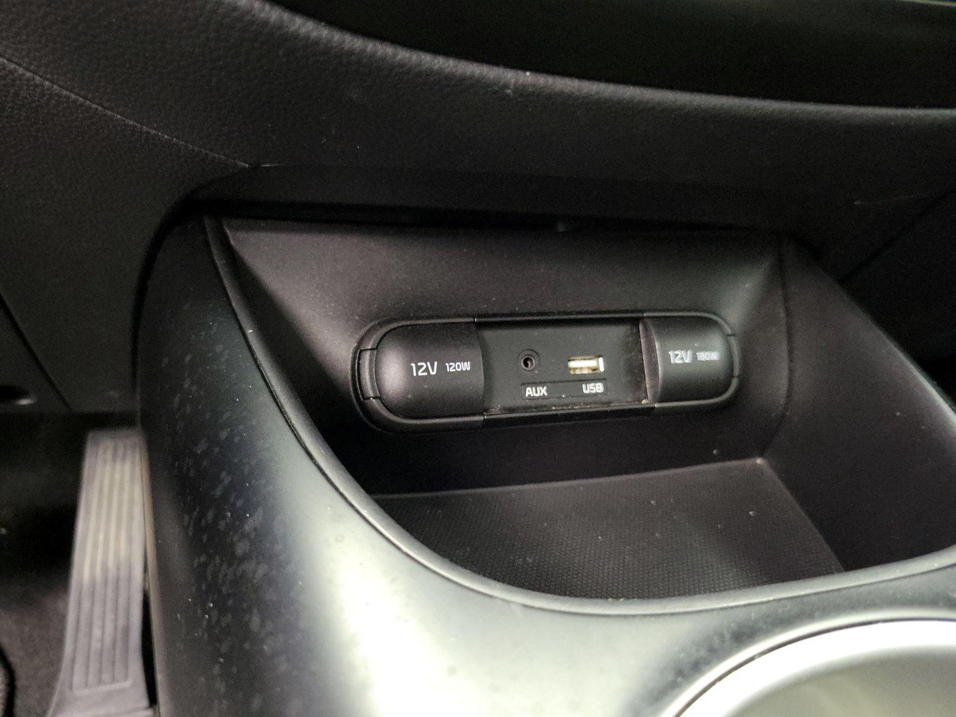 Thumbnail: 2016 Kia Soul - 18