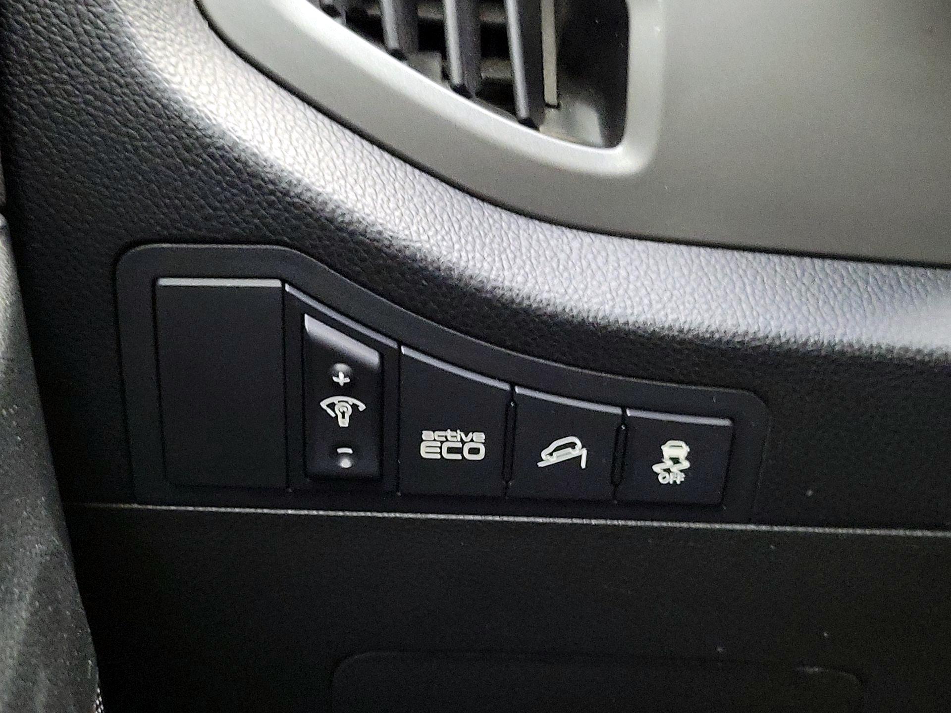 Thumbnail: 2014 Kia Sportage - 13