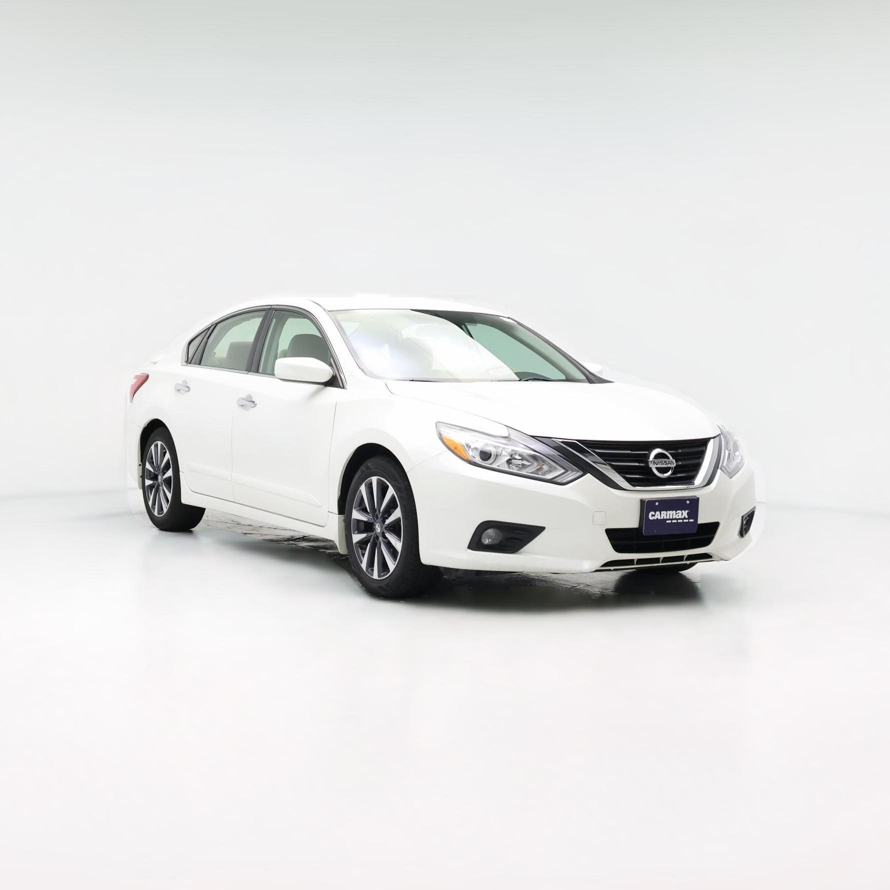 Thumbnail: 2016 Nissan Altima - 1