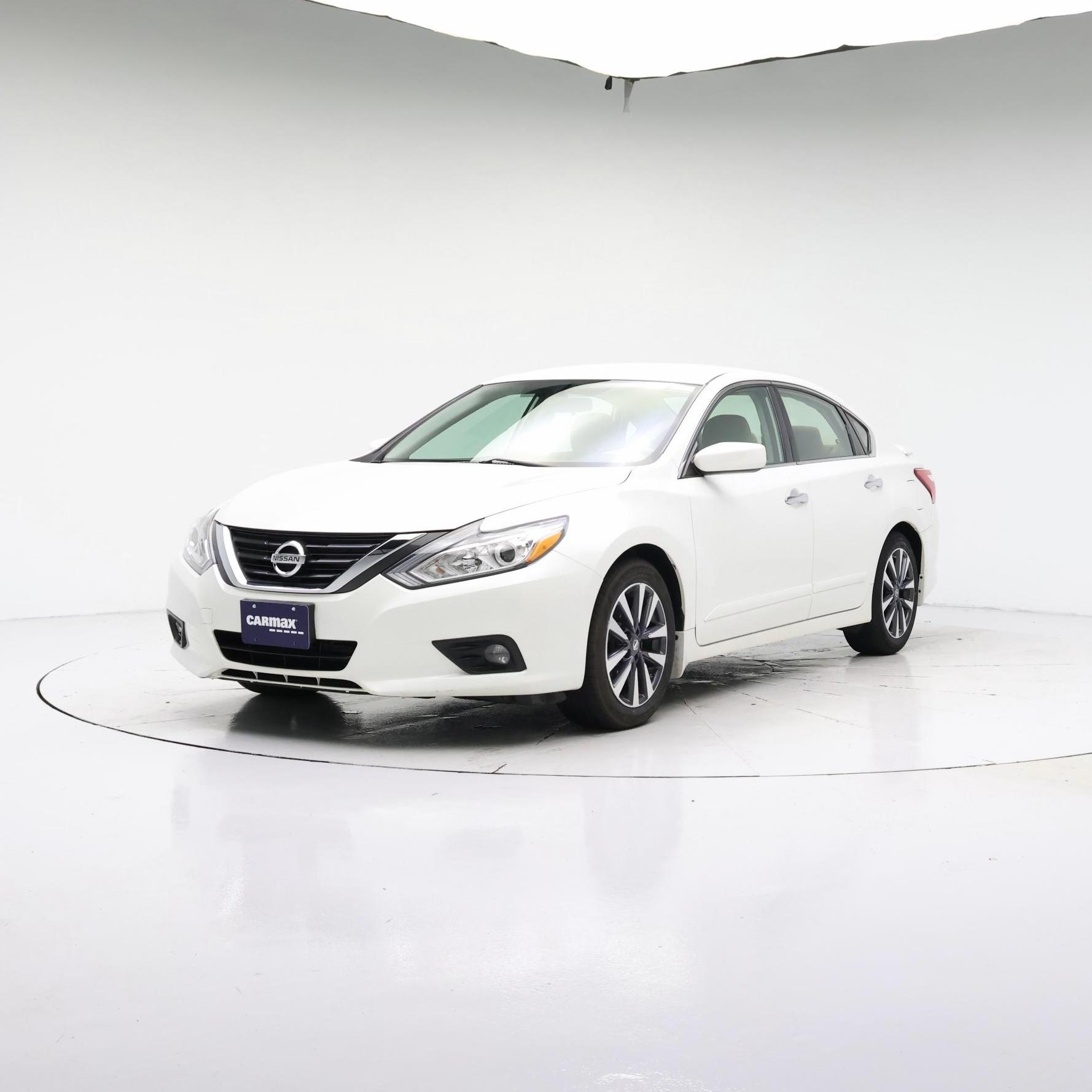 Thumbnail: 2016 Nissan Altima - 4