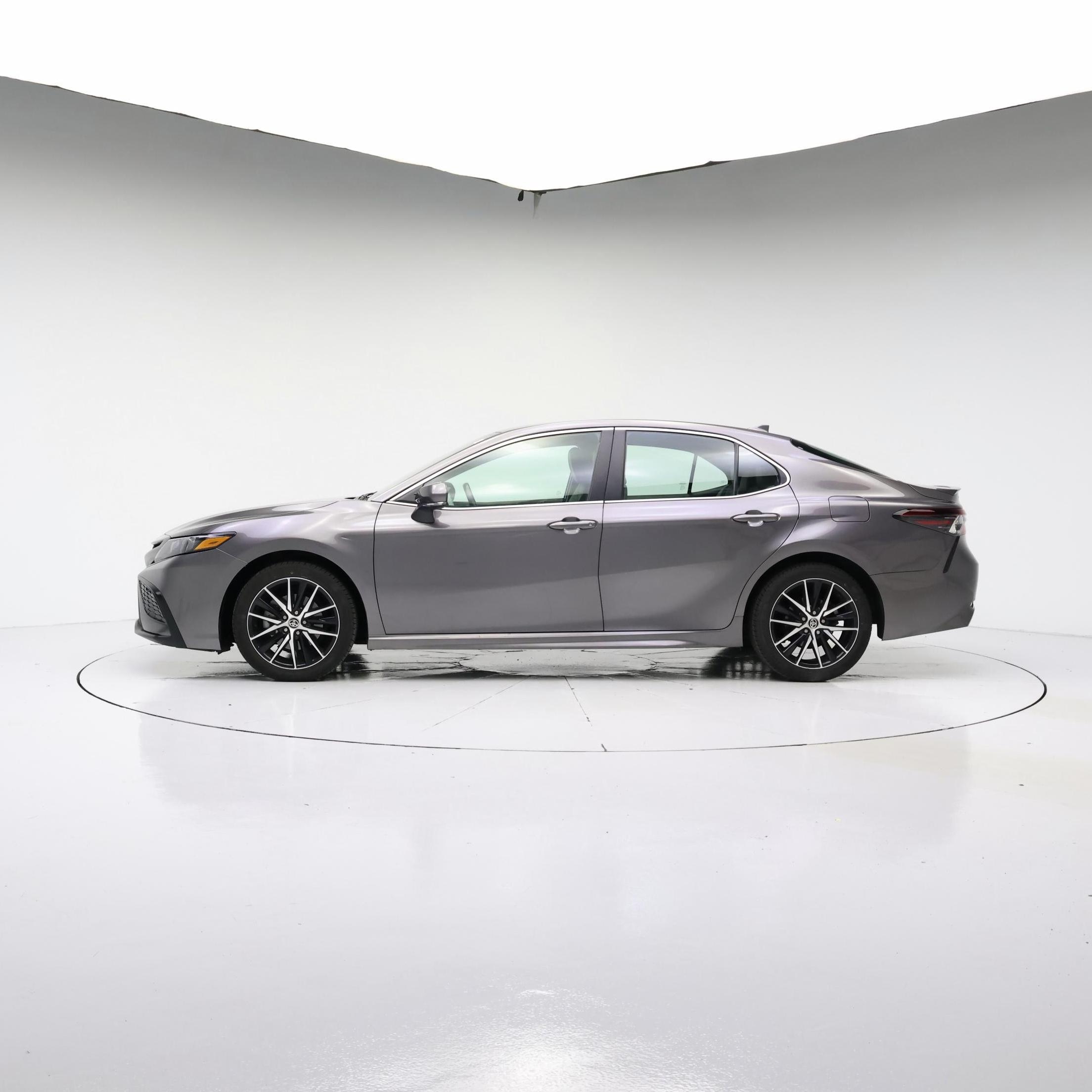 Thumbnail: 2022 Toyota Camry - 3