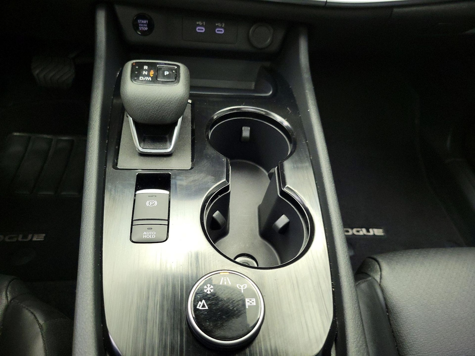 2025 Nissan Rogue SV - Photo 18