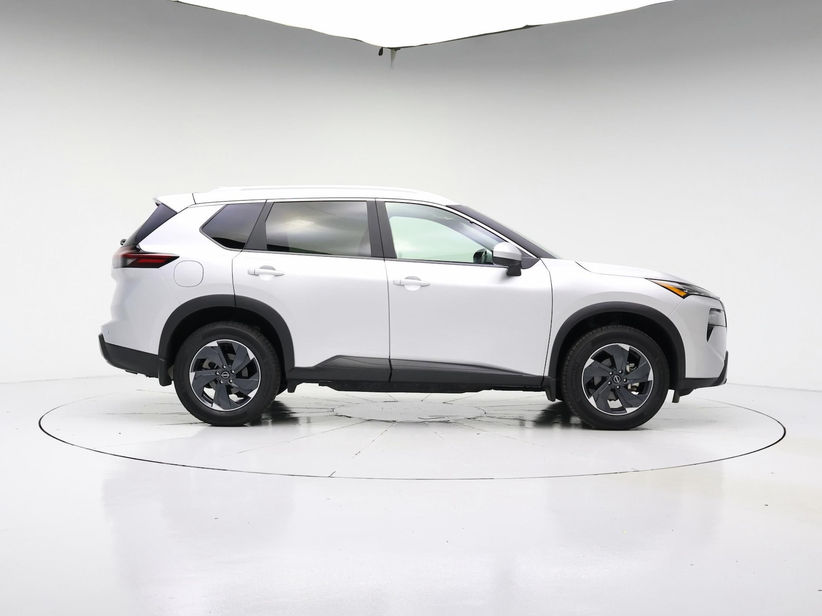 2025 Nissan Rogue SV - Photo 8