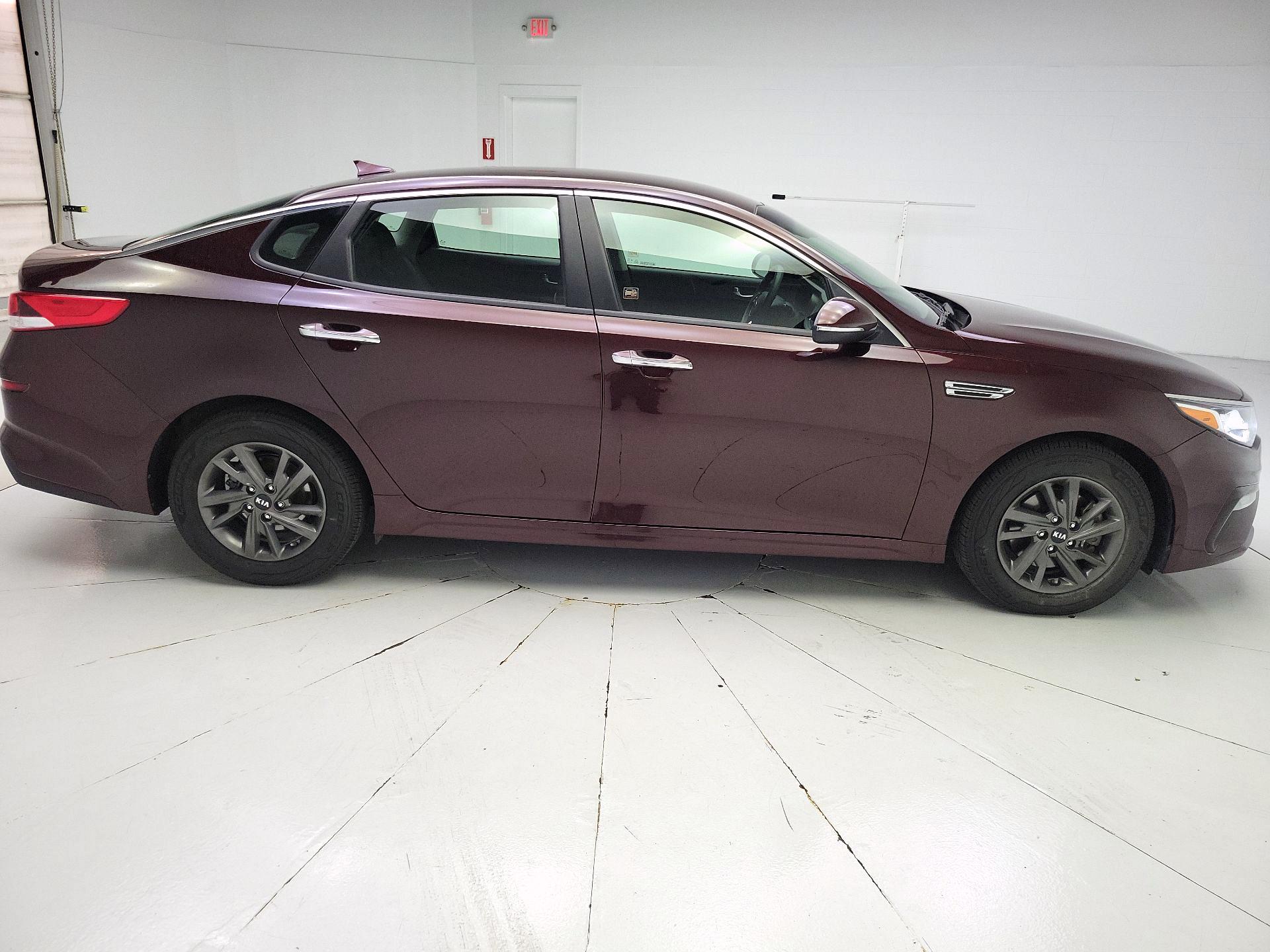 Thumbnail: 2019 Kia Optima - 4