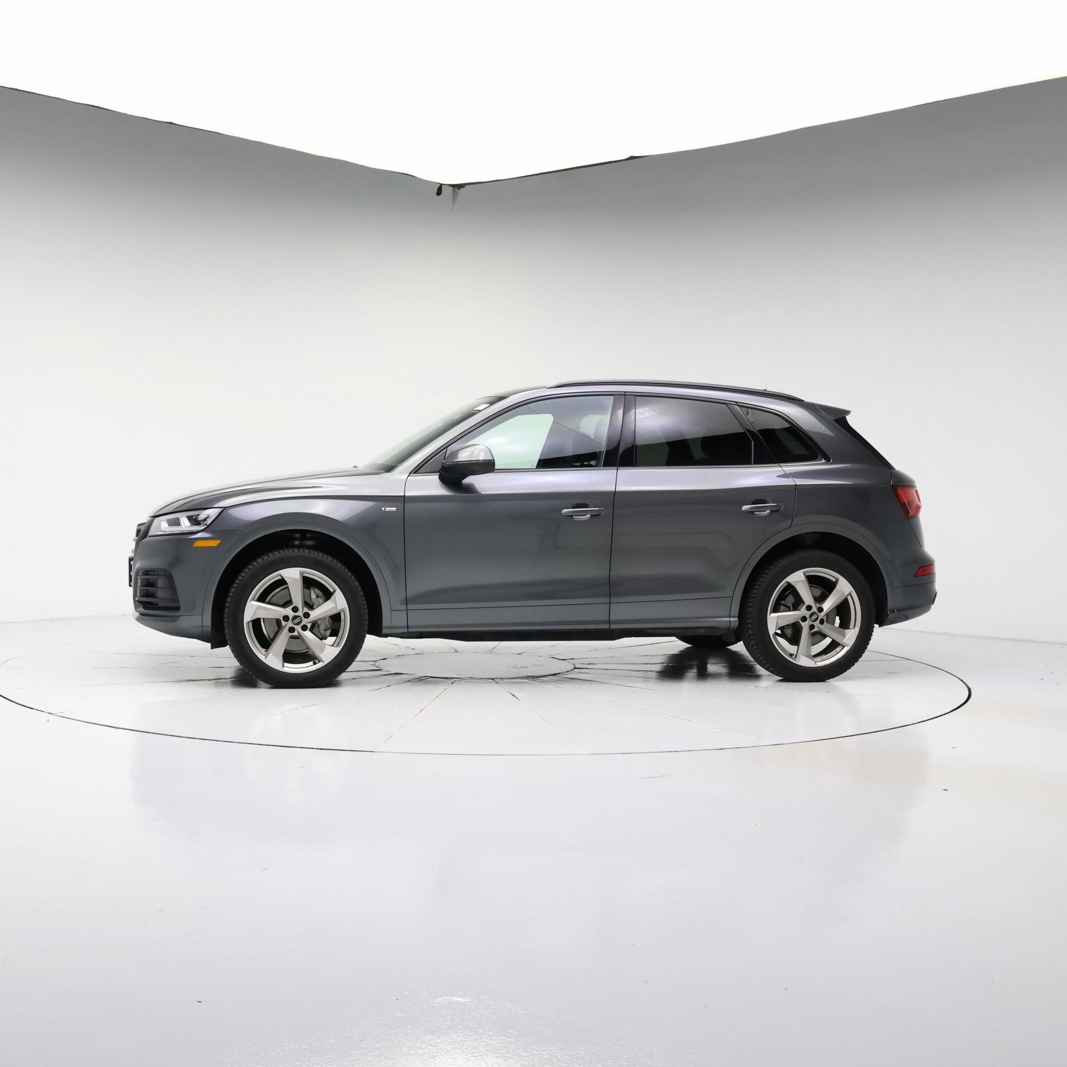 Thumbnail: 2020 Audi Q5 - 3
