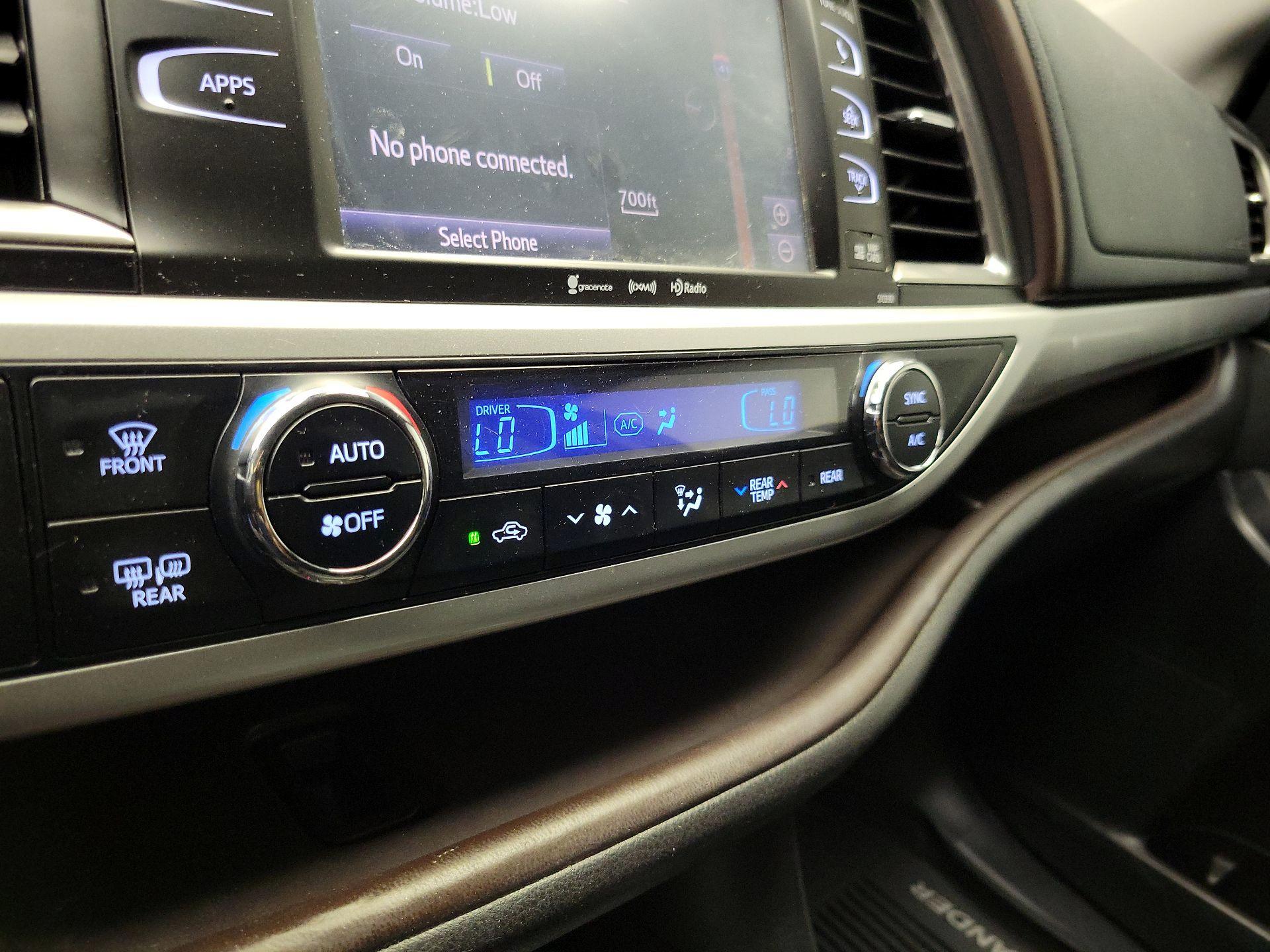 Thumbnail: 2019 Toyota Highlander - 17