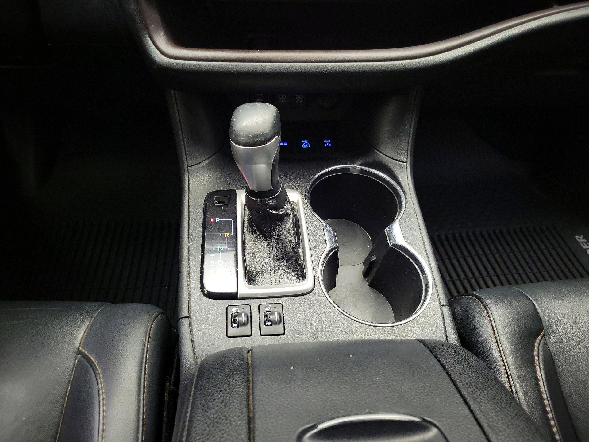 Thumbnail: 2019 Toyota Highlander - 18