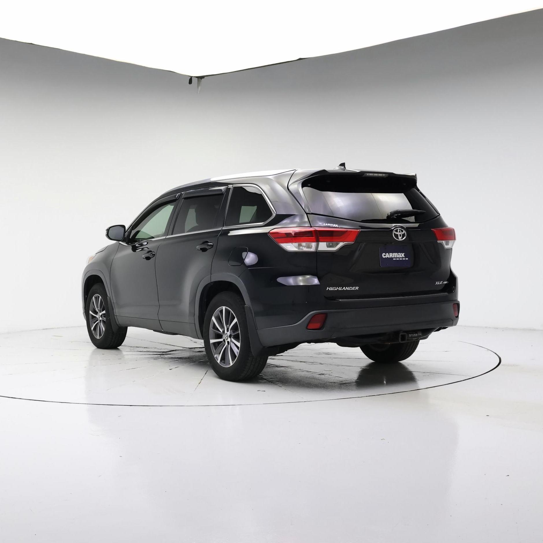Thumbnail: 2019 Toyota Highlander - 2