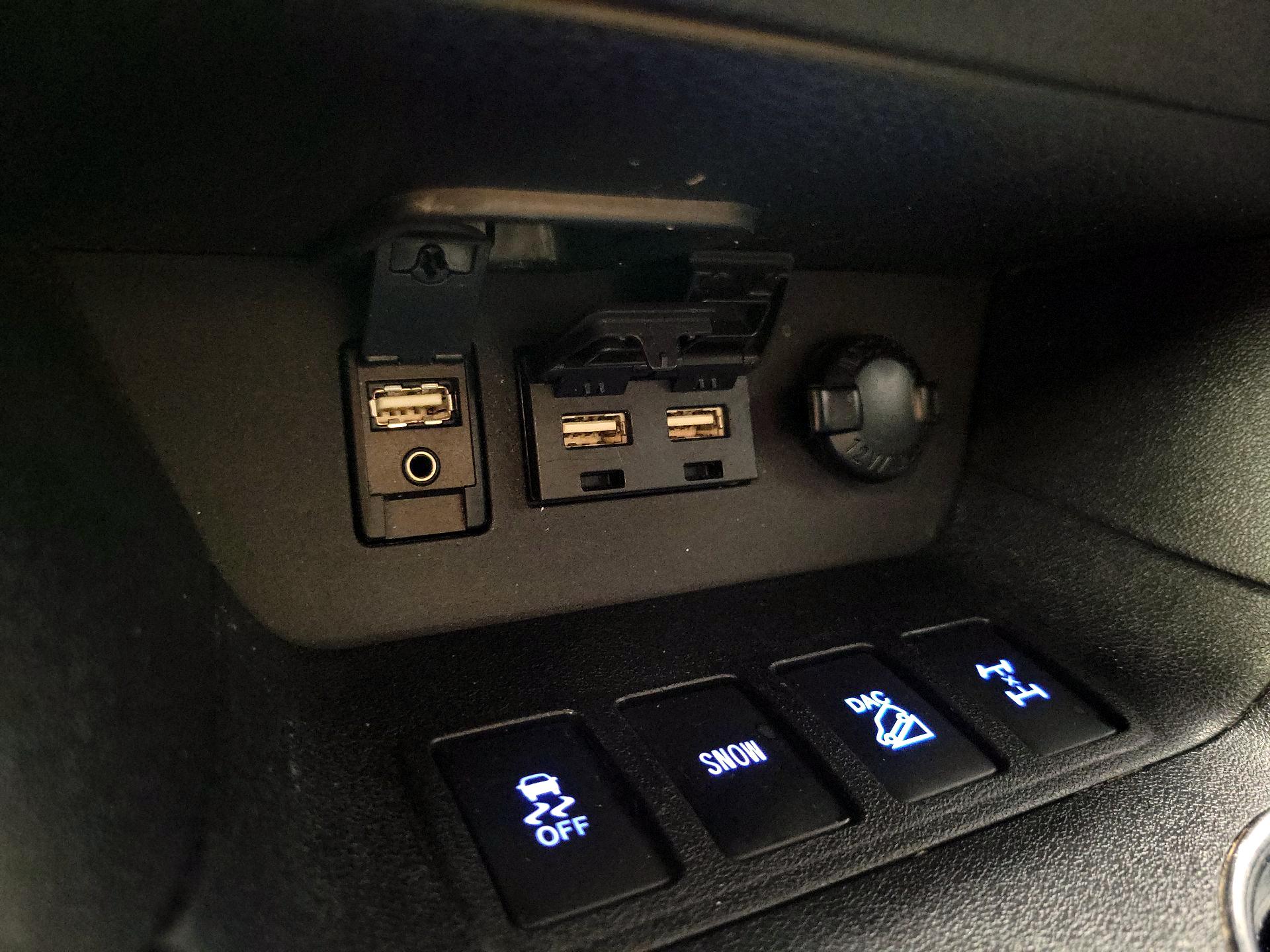 Thumbnail: 2019 Toyota Highlander - 19