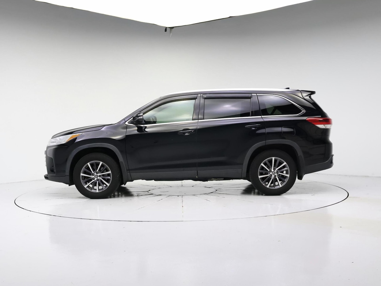 2019 Toyota Highlander XLE - Photo 4