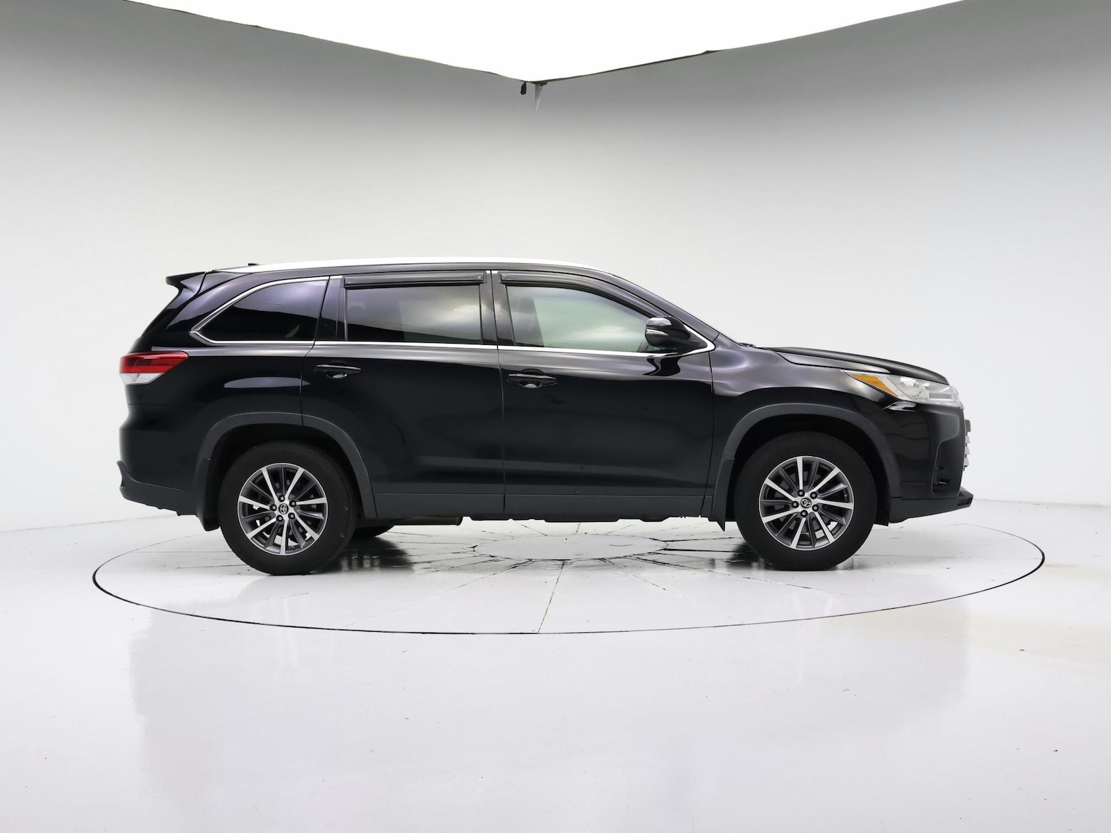 2019 Toyota Highlander XLE - Photo 8