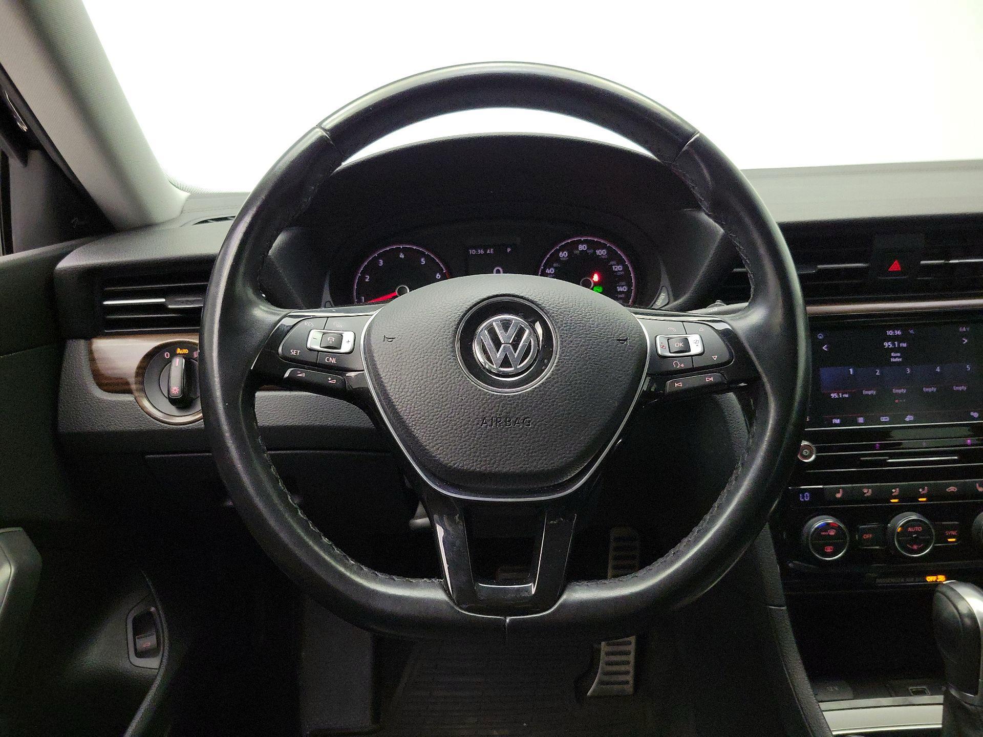 Thumbnail: 2020 Volkswagen Passat - 10
