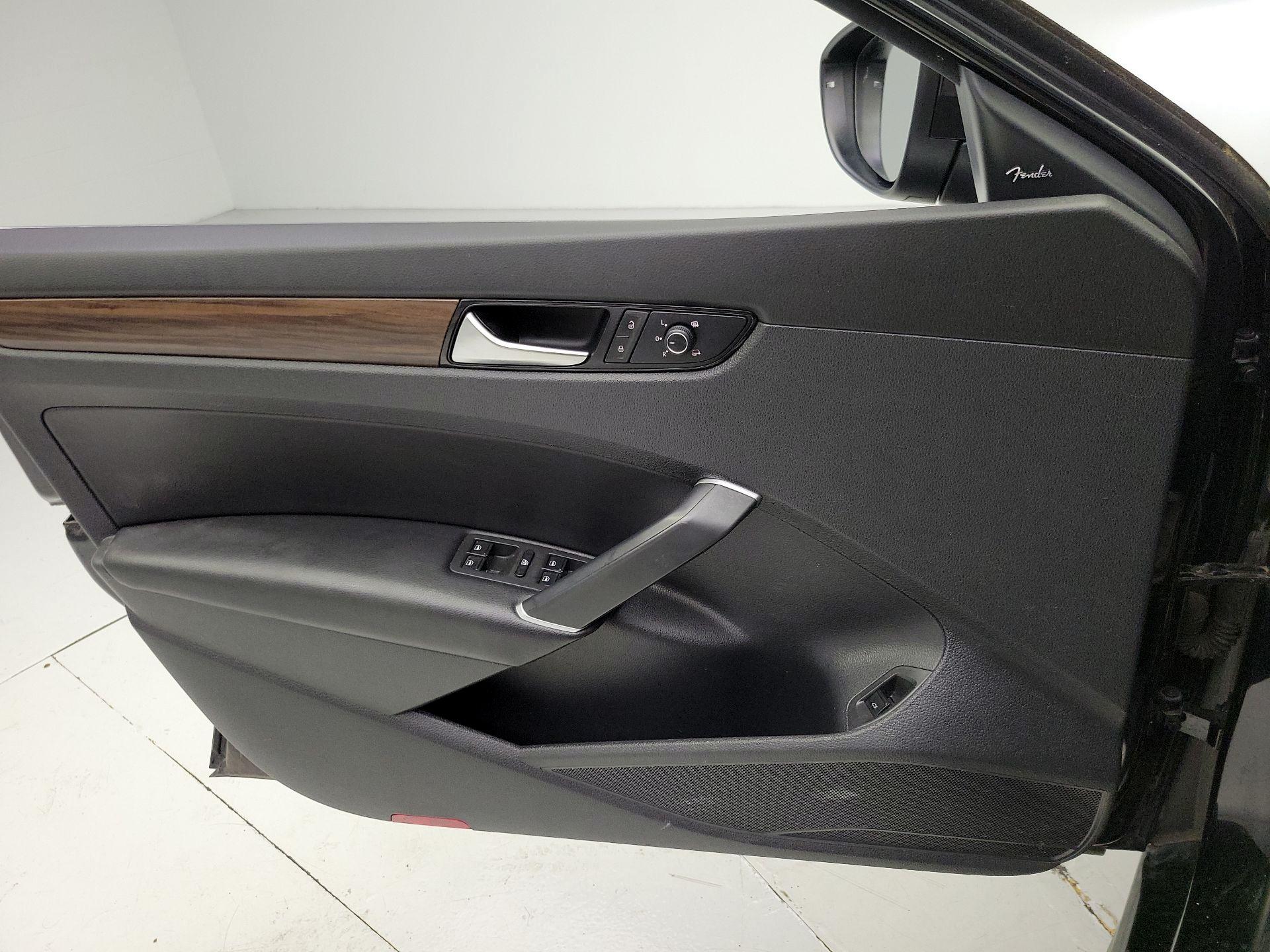 Thumbnail: 2020 Volkswagen Passat - 12