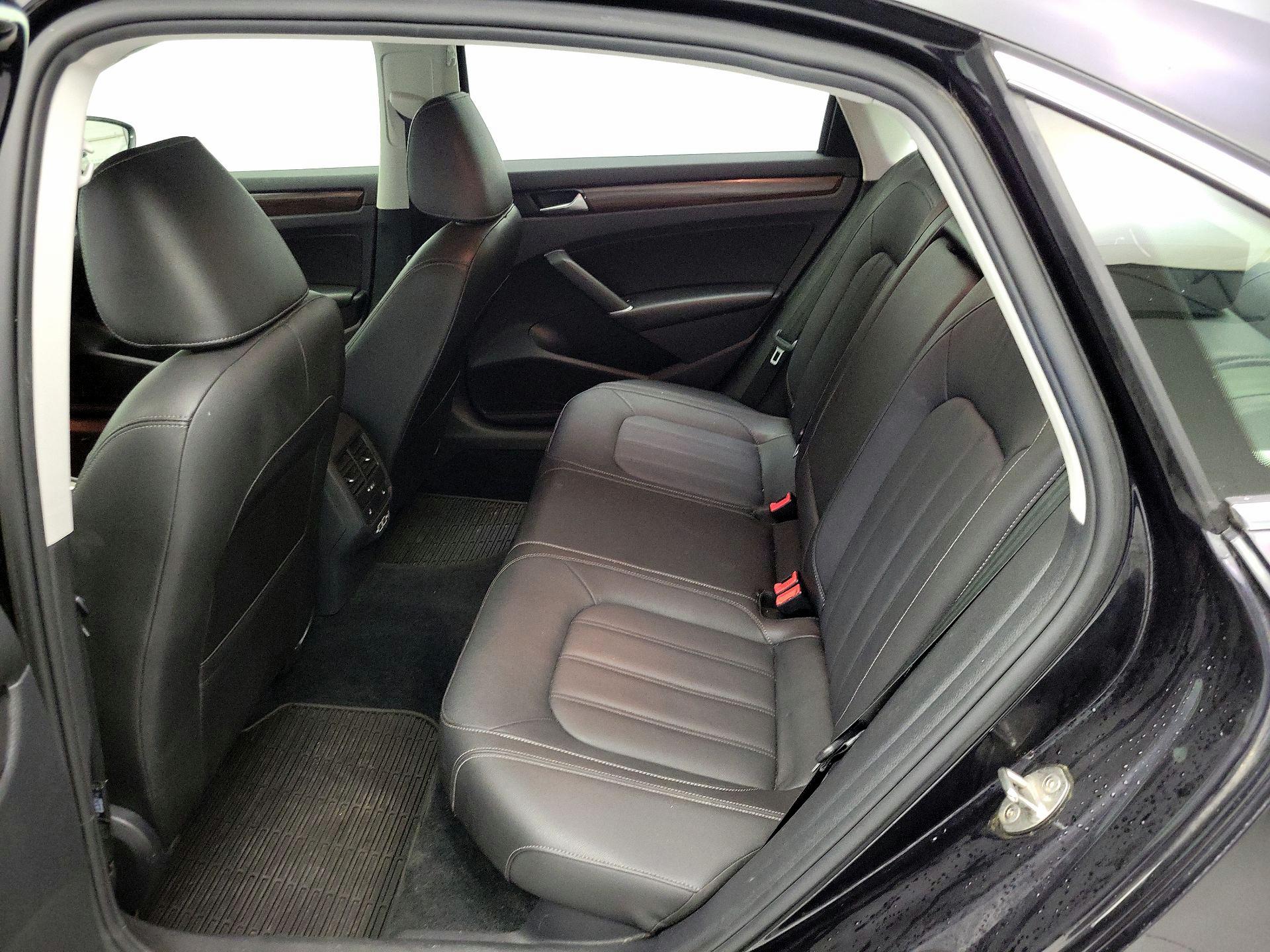 Thumbnail: 2020 Volkswagen Passat - 20