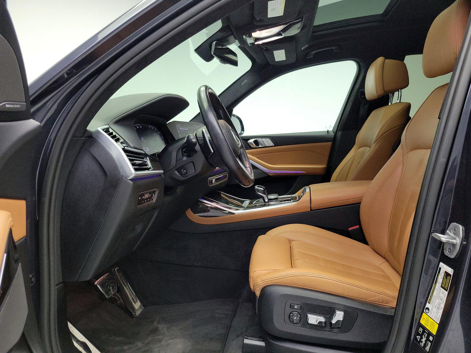 Thumbnail: 2021 BMW X7 - 11