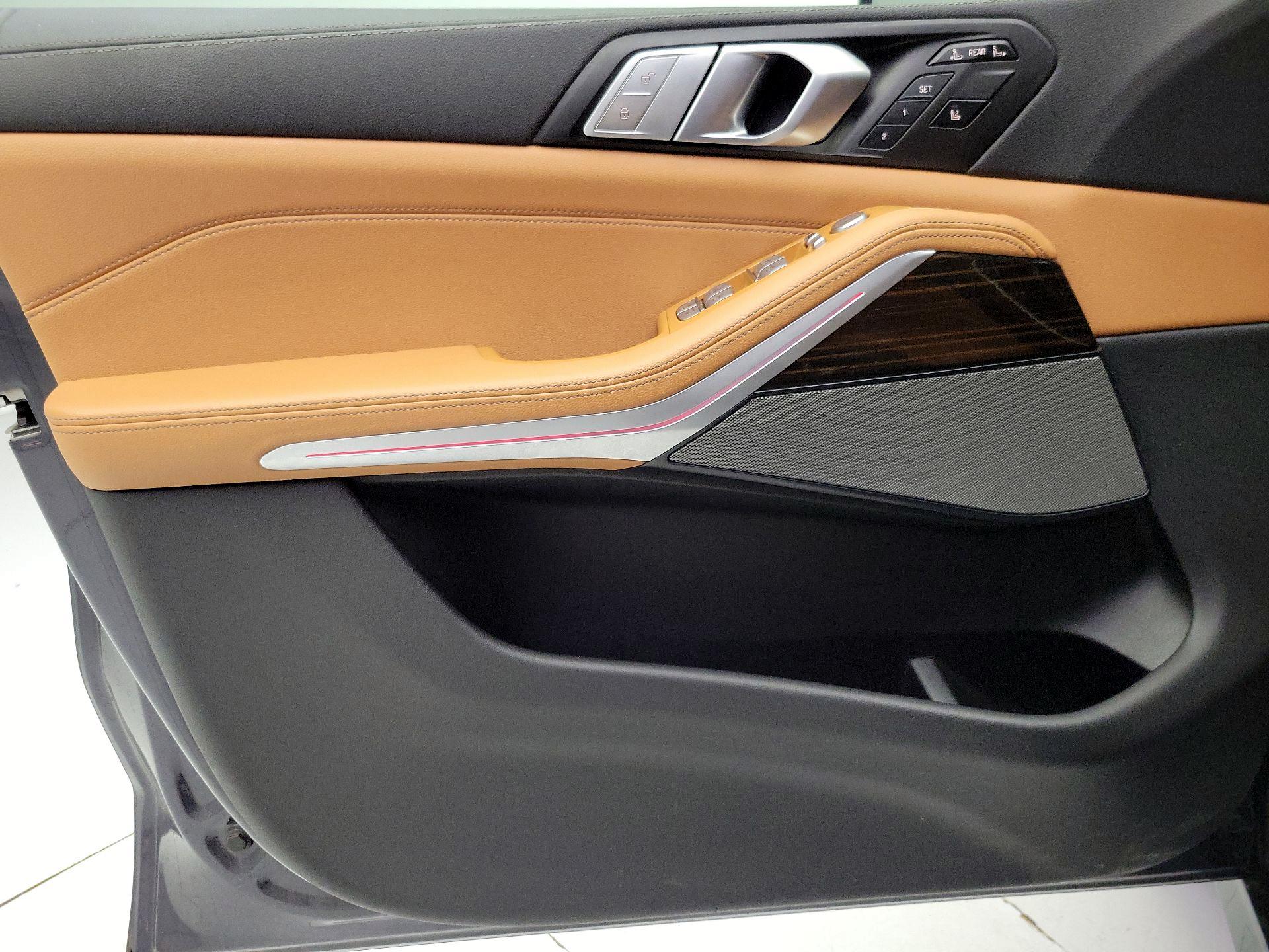 Thumbnail: 2021 BMW X7 - 12