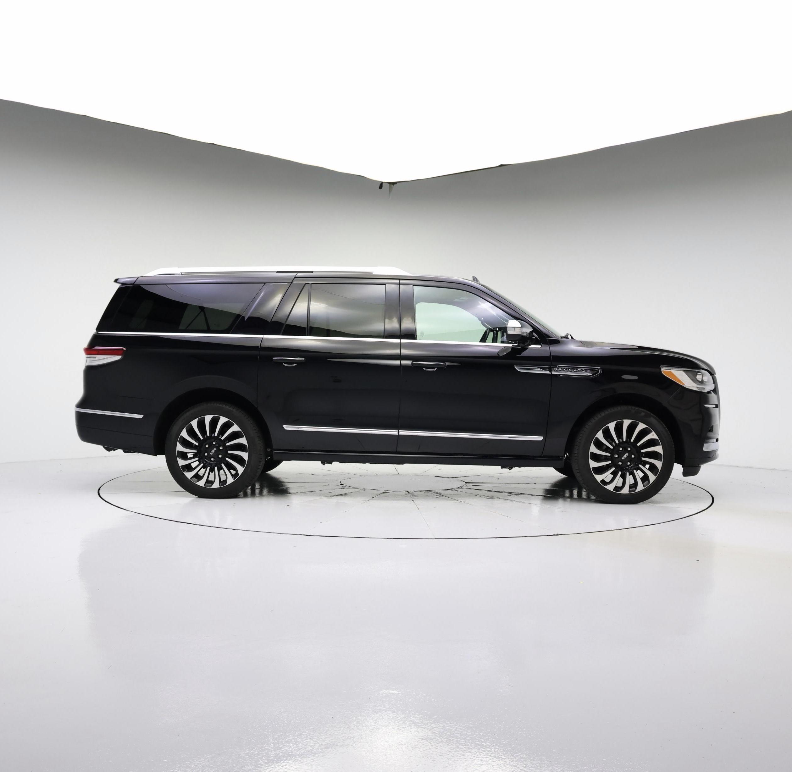 Thumbnail: 2023 Lincoln Navigator L - 7