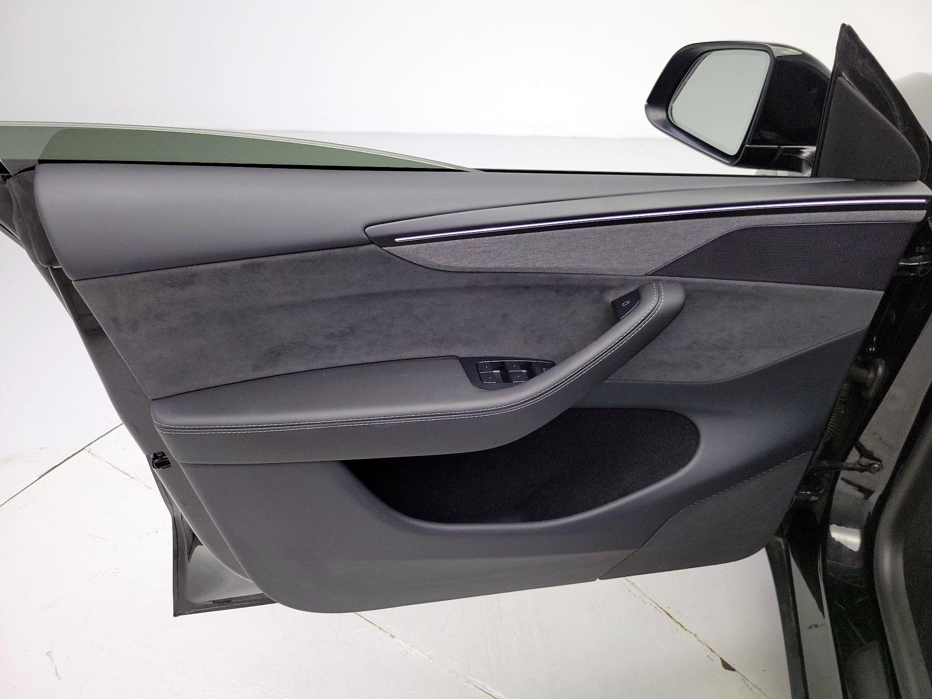 Thumbnail: 2026 Tesla Model Y - 12