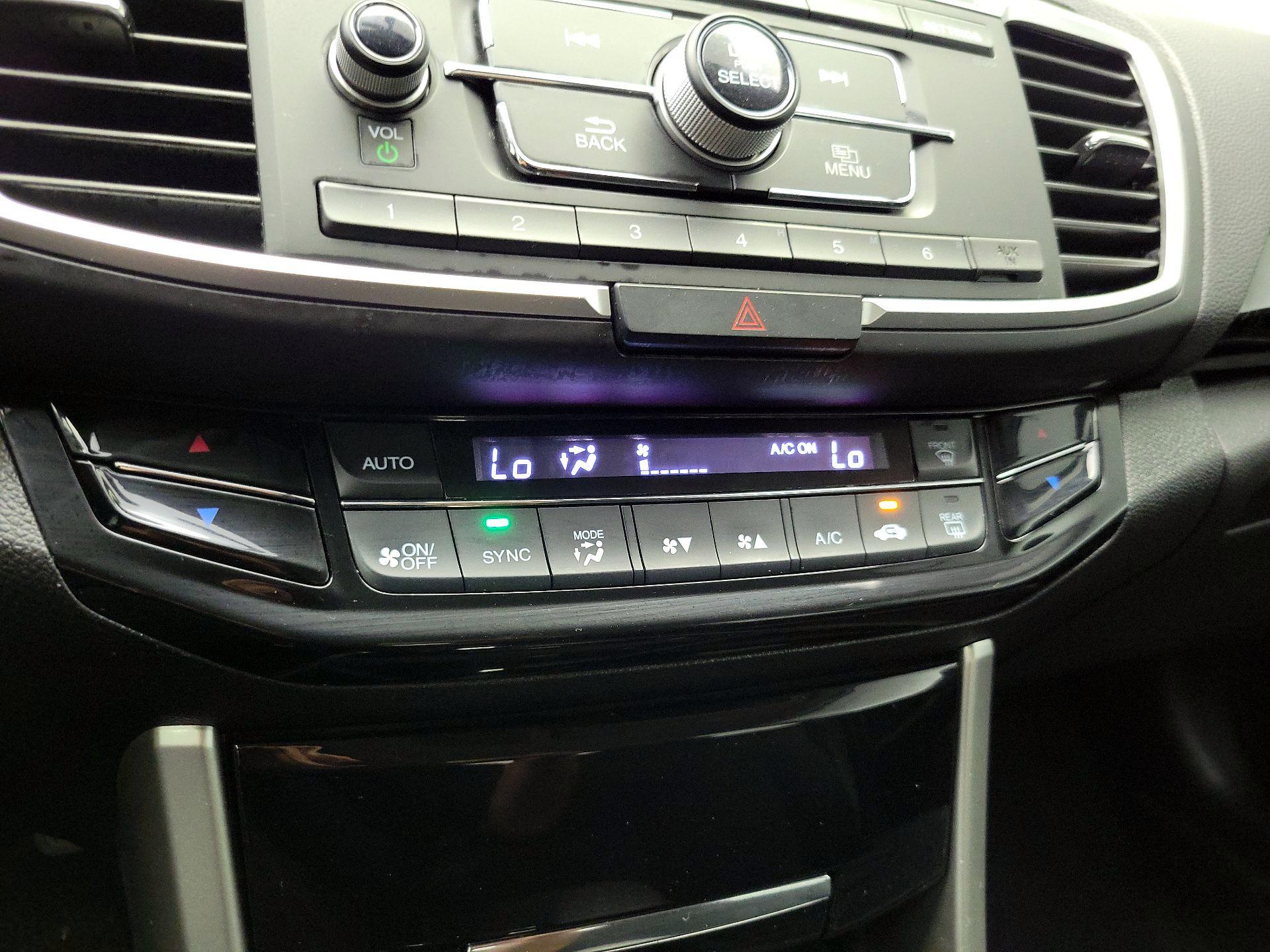 Thumbnail: 2016 Honda Accord - 16