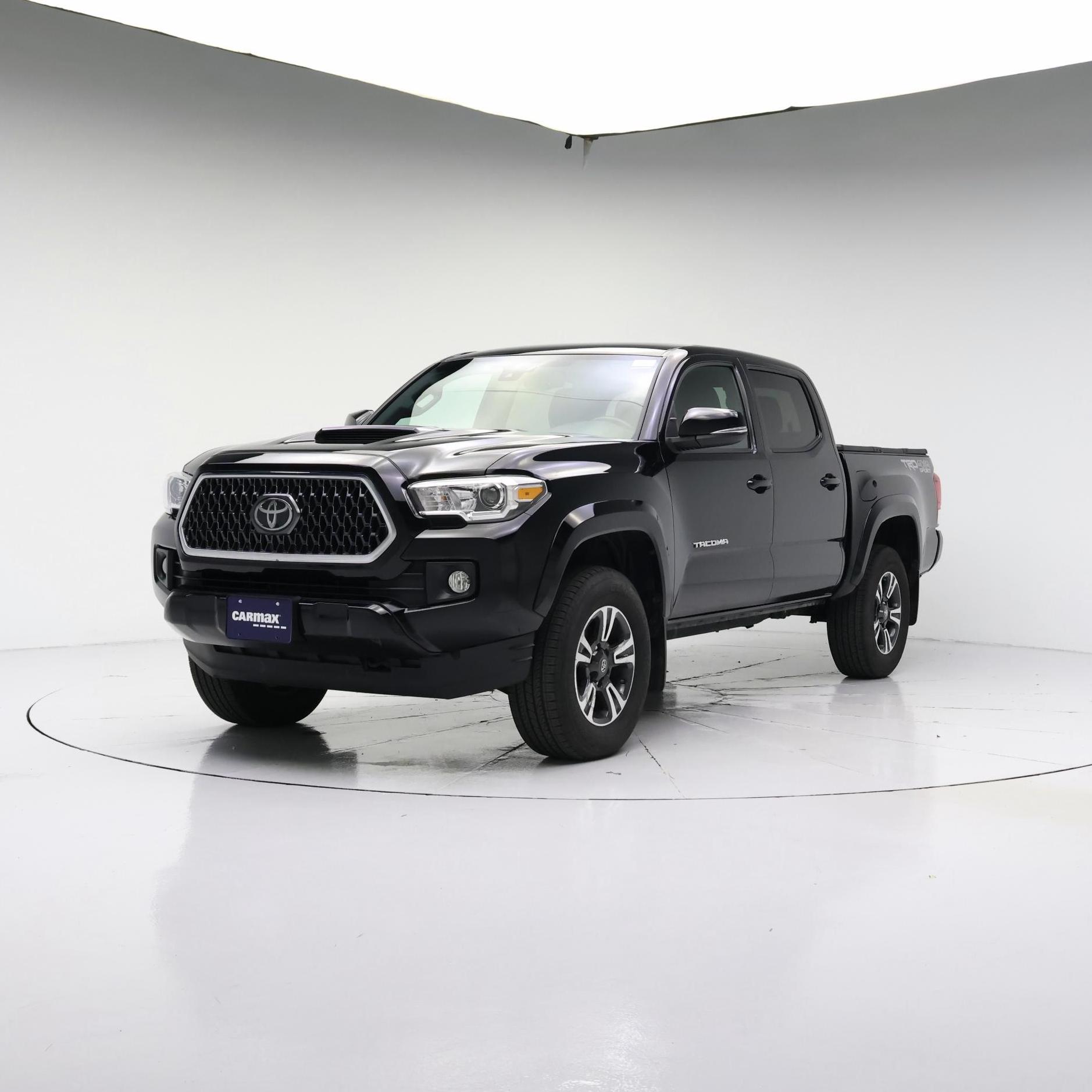 Thumbnail: 2018 Toyota Tacoma - 4