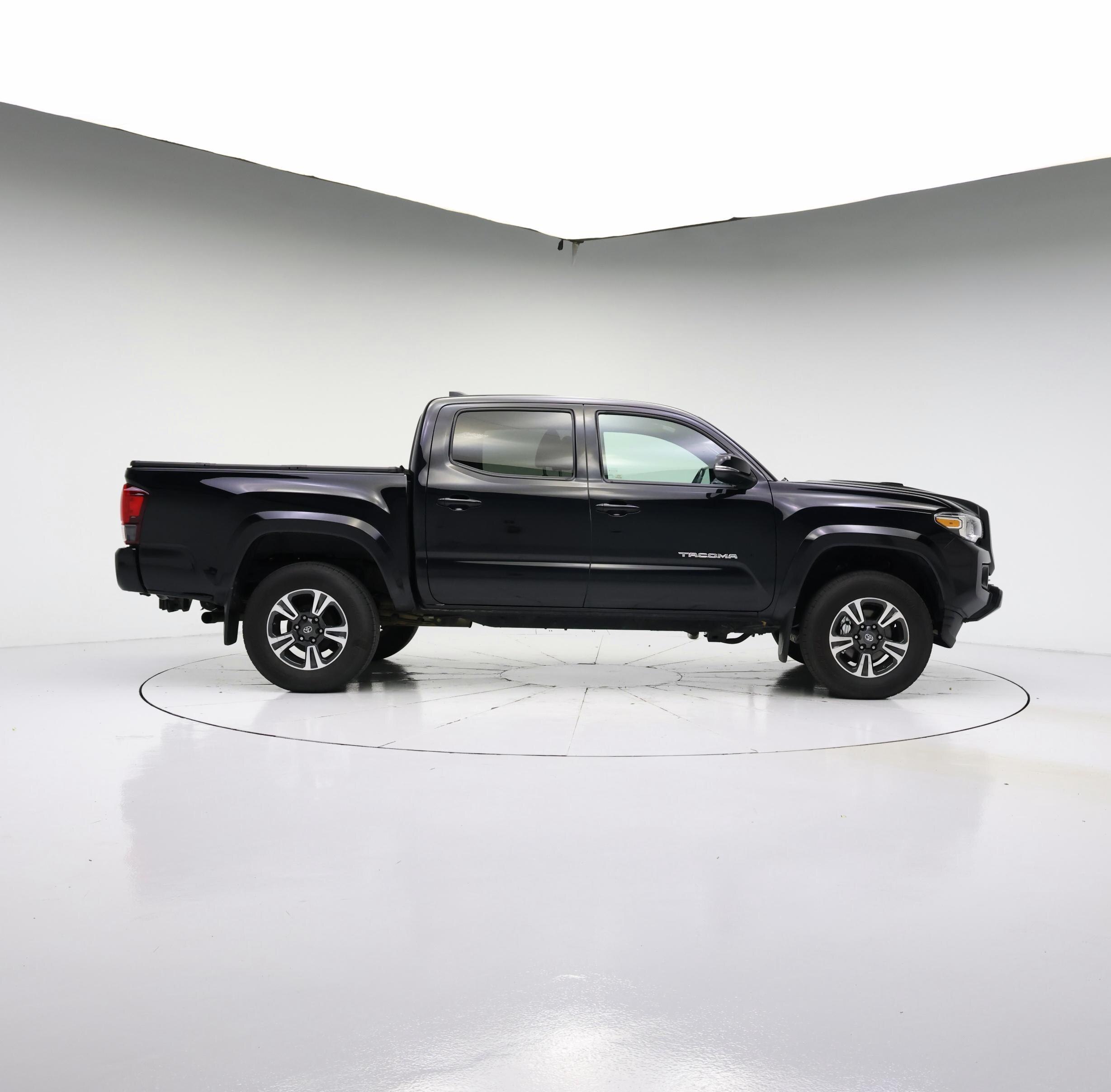 Thumbnail: 2018 Toyota Tacoma - 7