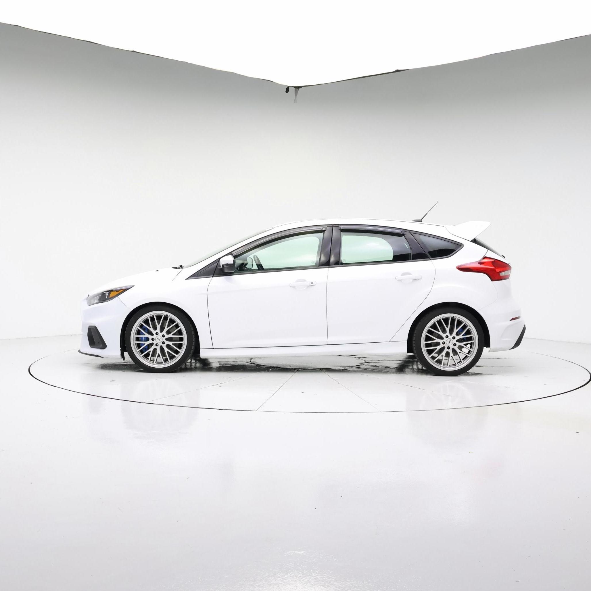 Thumbnail: 2017 Ford Focus - 3
